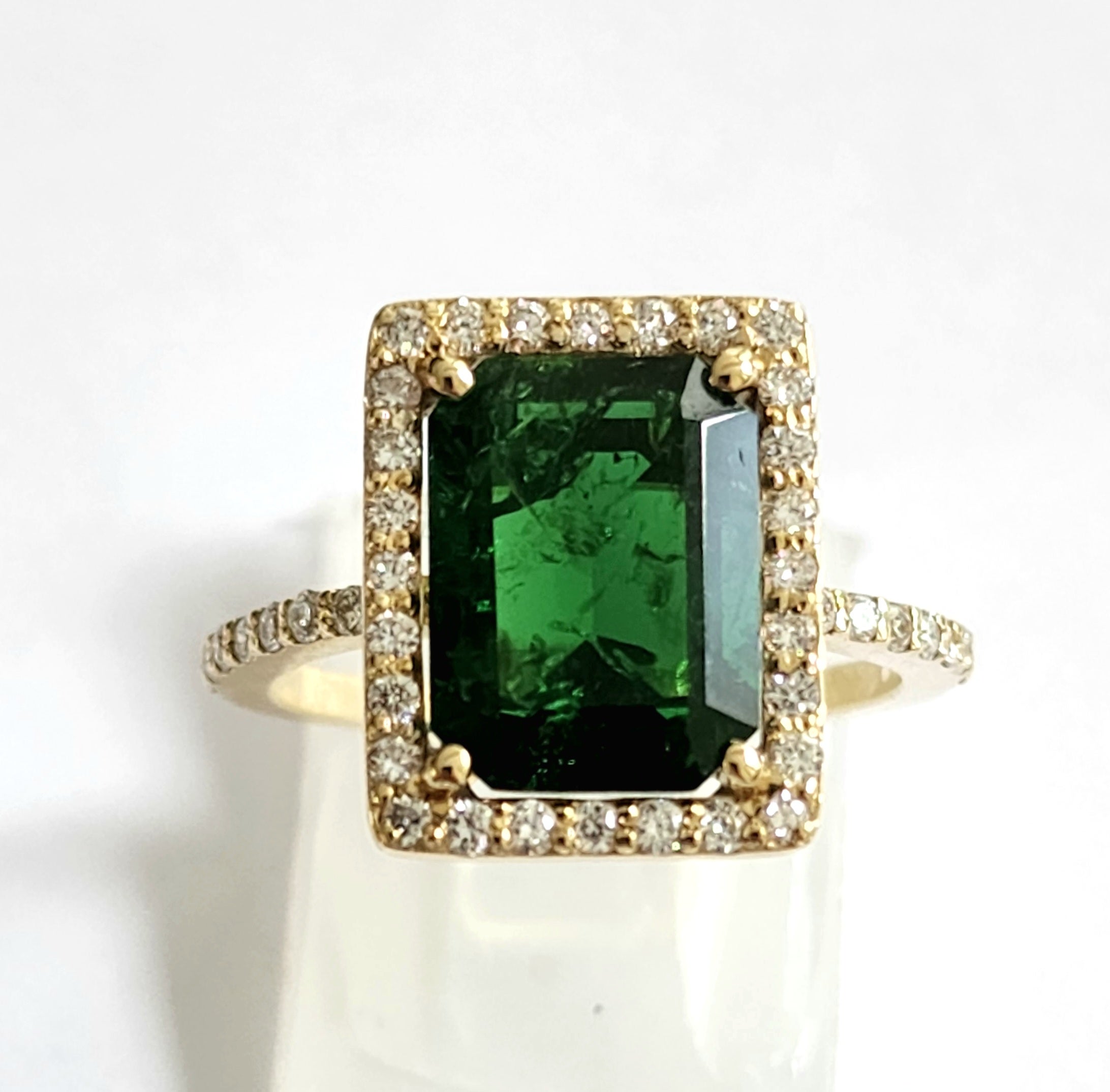 Green Emerald Diamond Ring Total Carat Weight 4.10 Carat in 14 K Yellow Gold For Sale