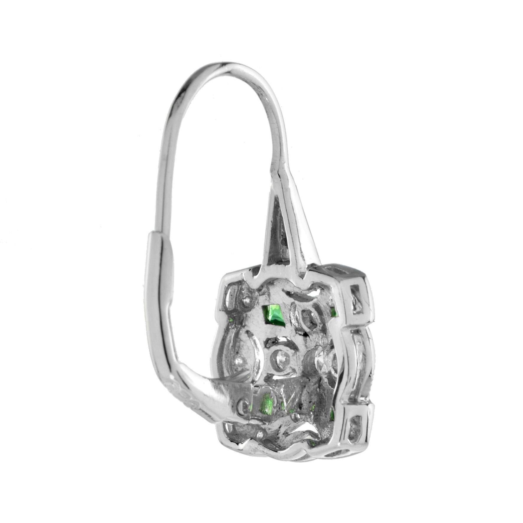 Art déco Boucles d'oreilles en or 14K avec émeraude verte et diamant de forme carrée inspirées de l'art déco en vente