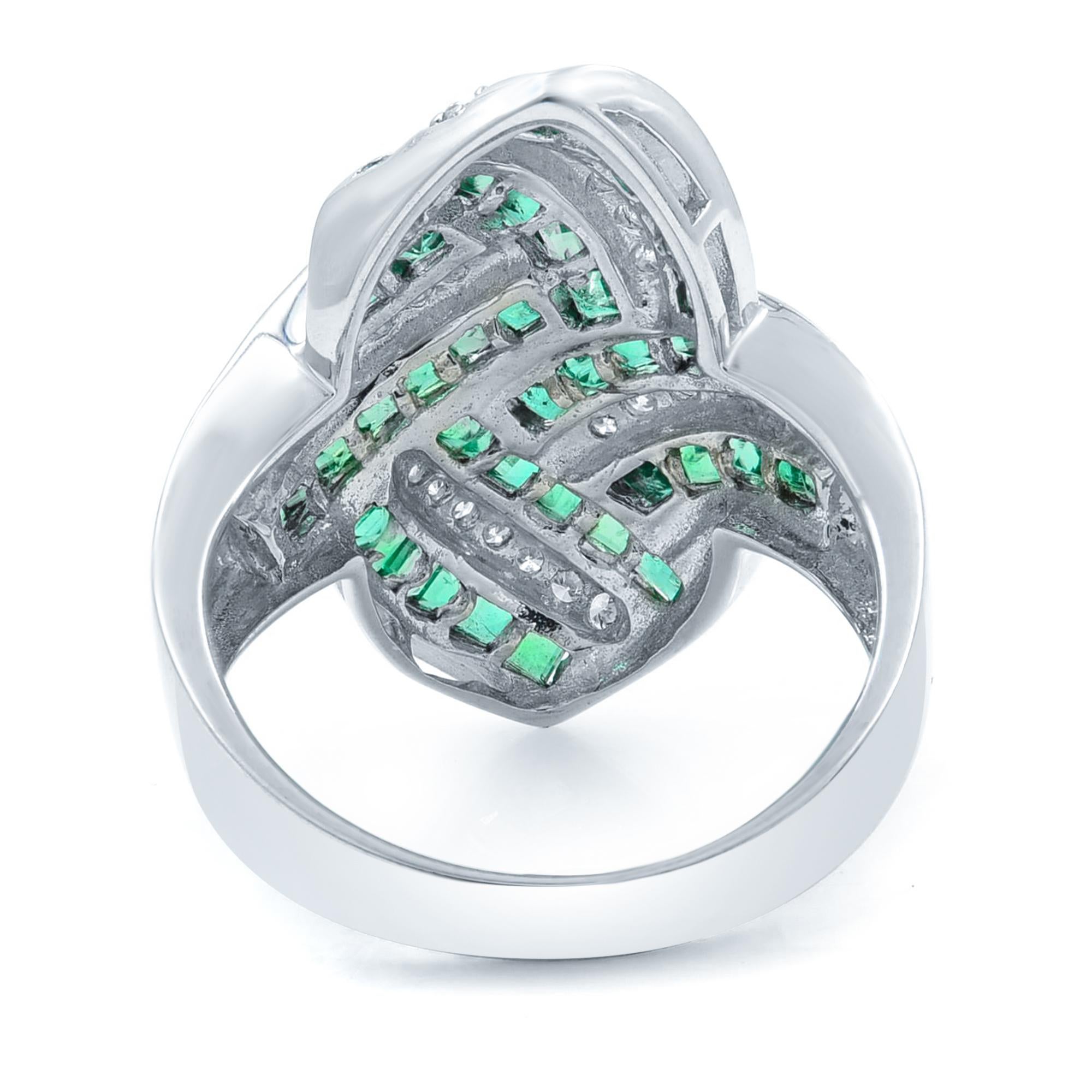 Round Cut Green Emerald Diamond Statement 18 Karat White Gold 1.92 Carat Ring