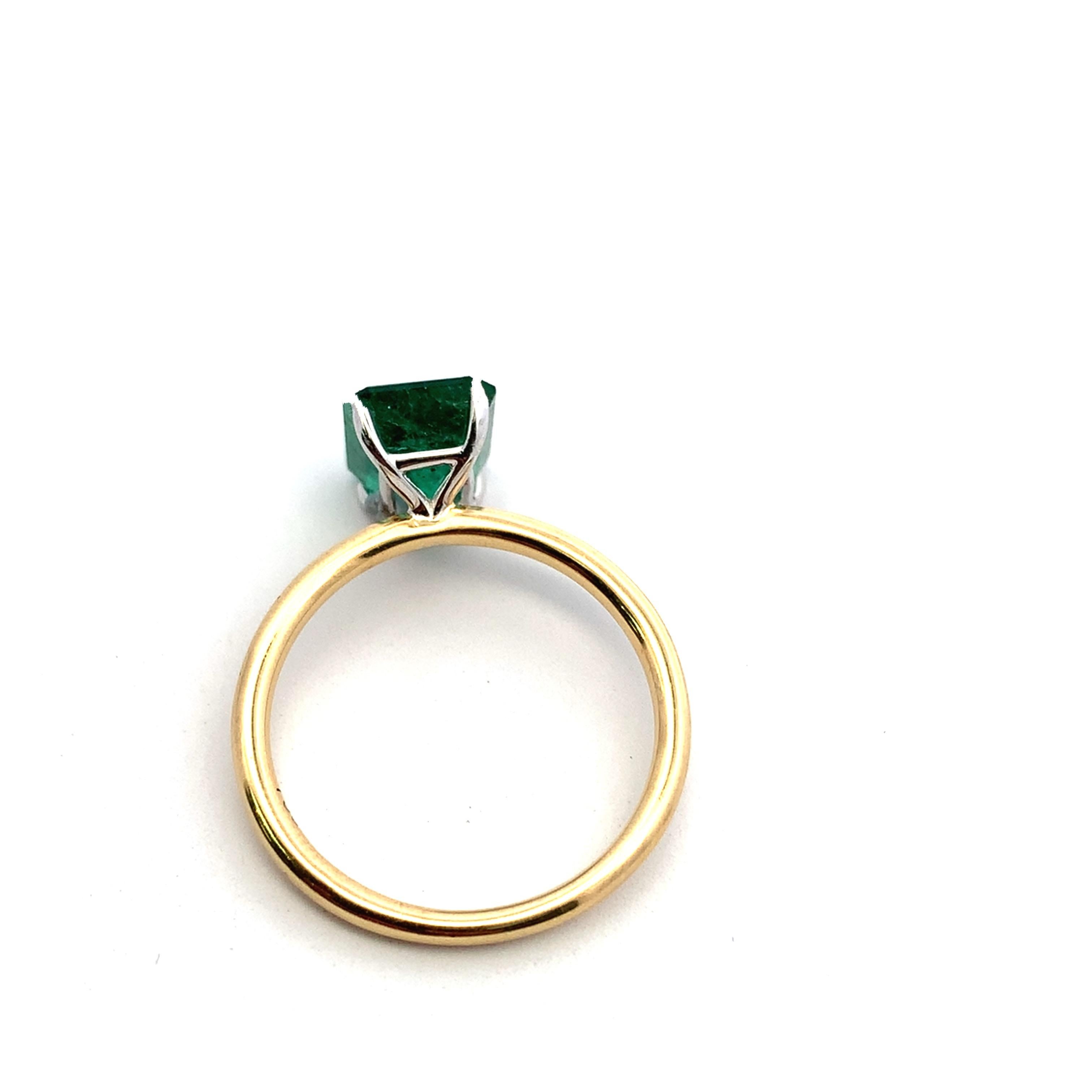 Emerald Cut Green emerald engagement ring 18k yellow gold For Sale