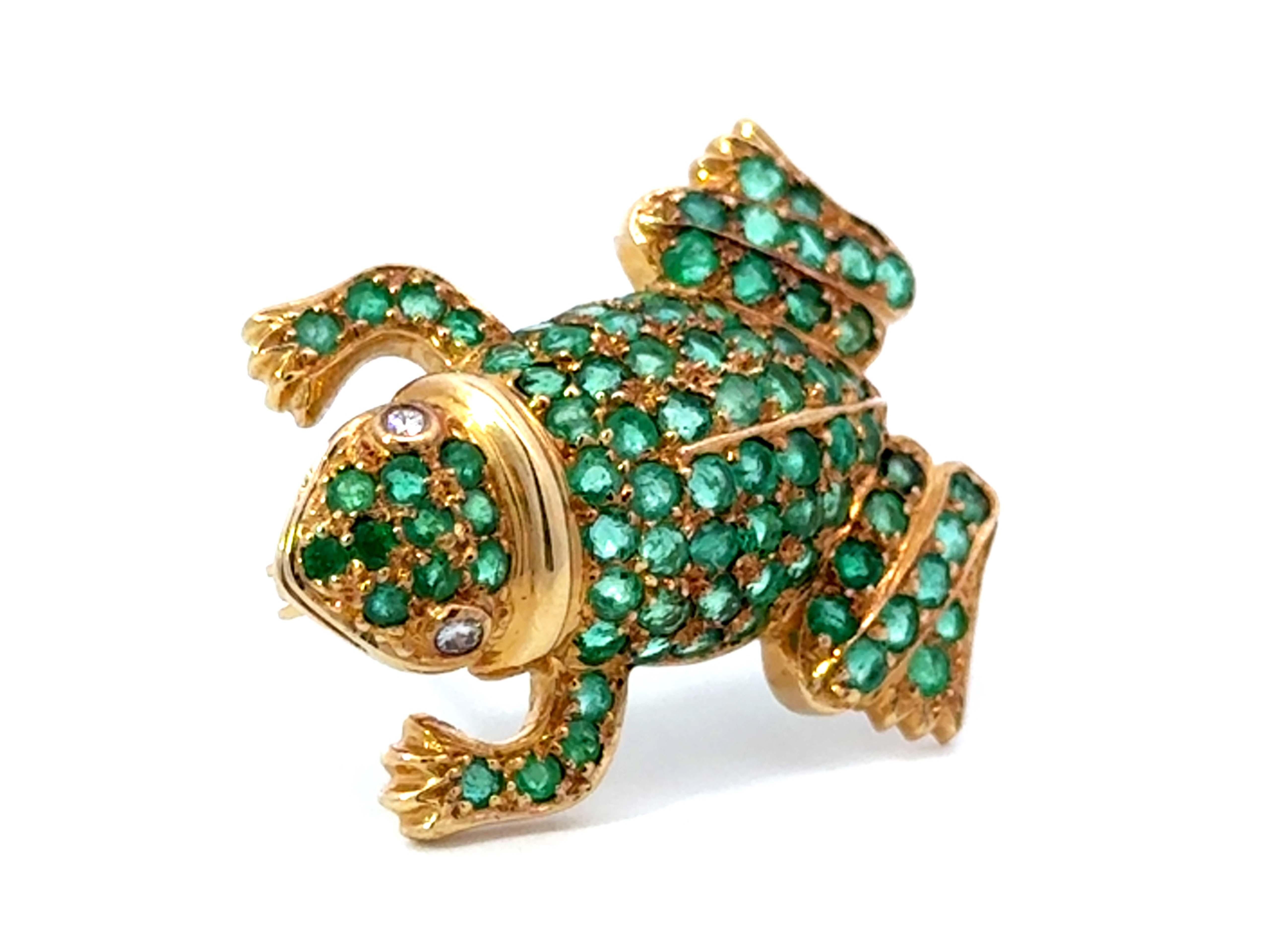 Modern Green Emerald Frog Diamond Eyes Brooch 18k Yellow Gold For Sale