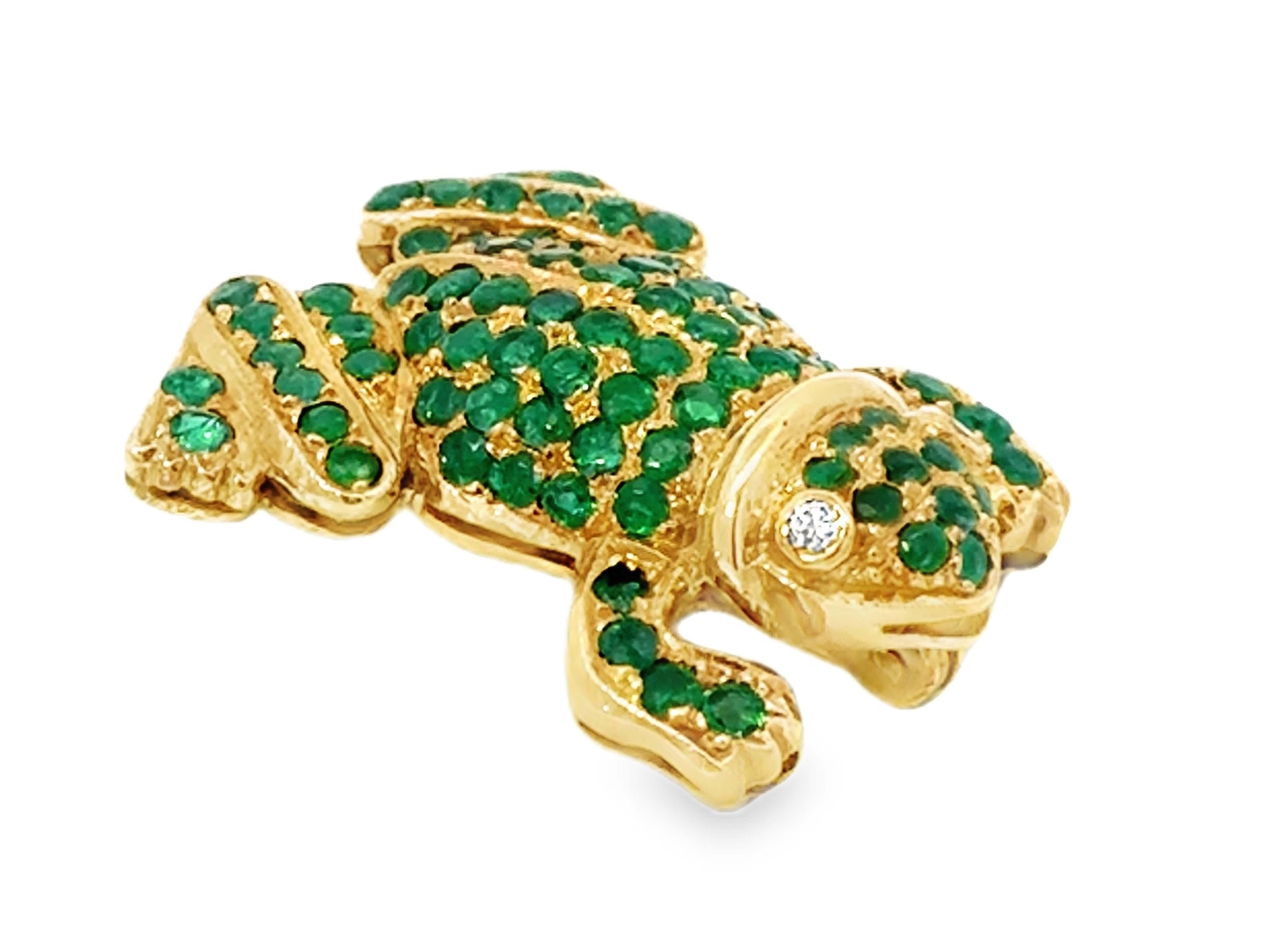 Round Cut Green Emerald Frog with Diamond Eyes Brooch 18k Yellow Gold For Sale