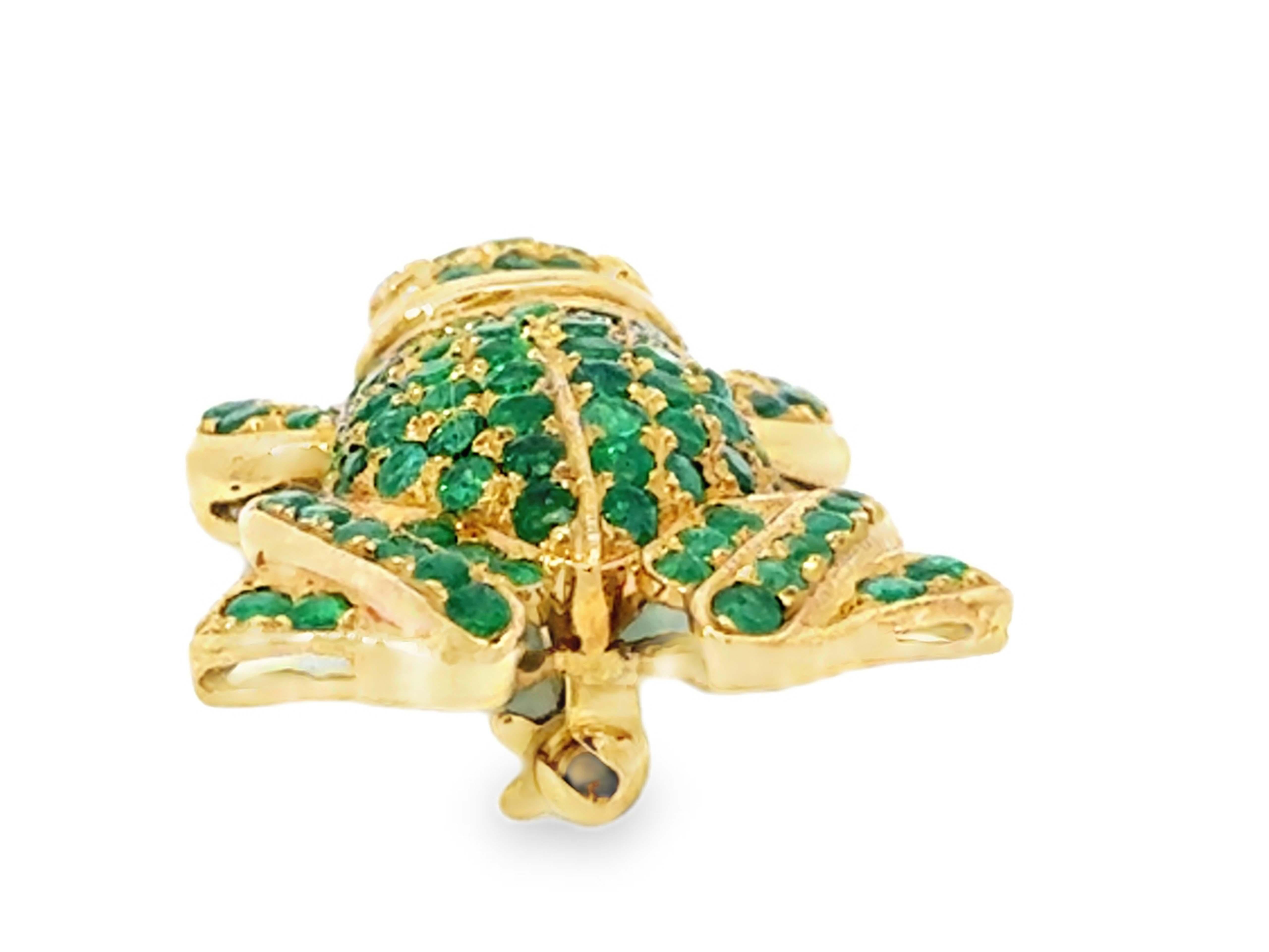 Women's or Men's Green Emerald Frog with Diamond Eyes Brooch 18k Yellow Gold For Sale