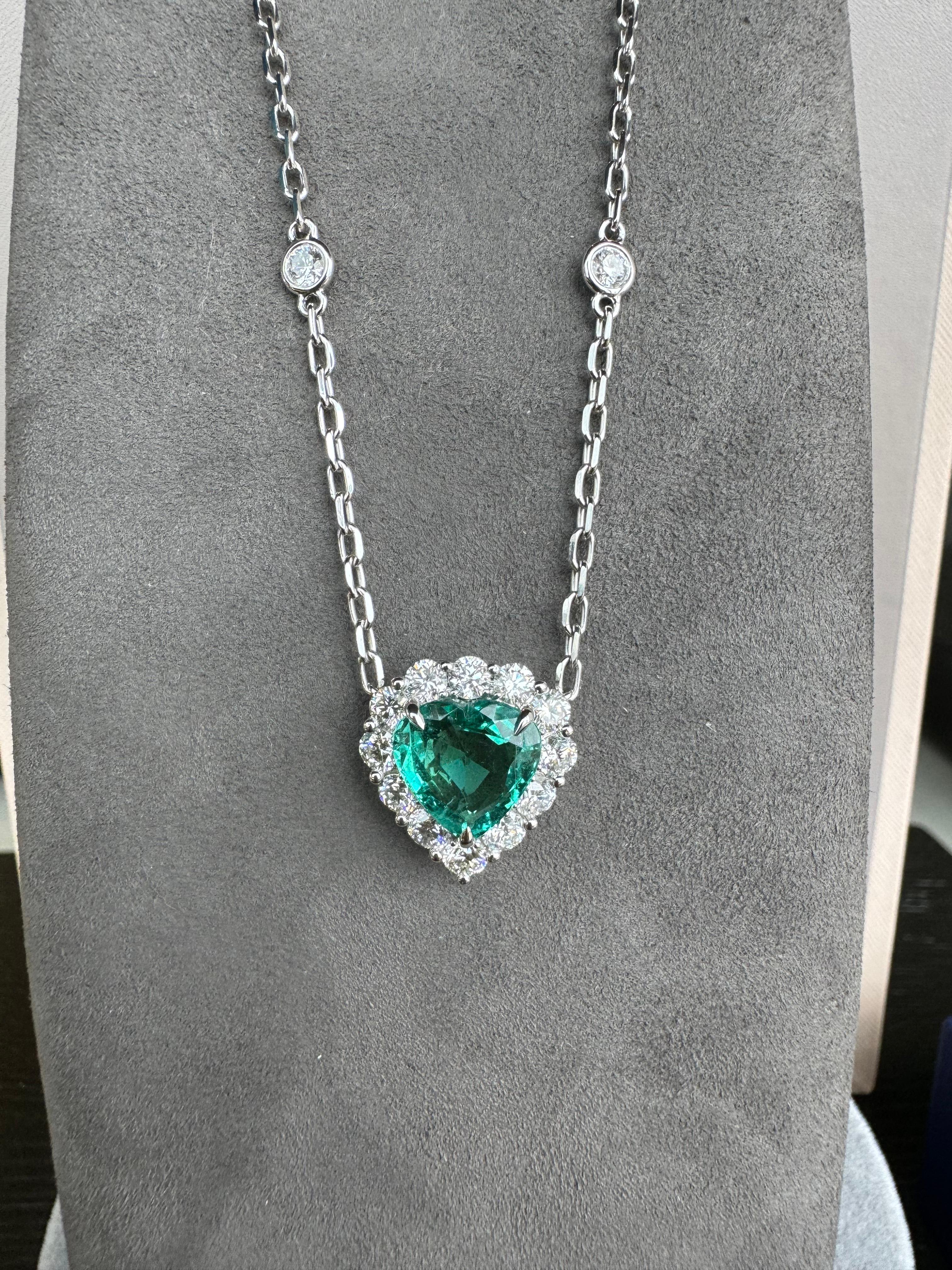Green Emerald Heart Shape Cut Diamonds Halo 18K White Gold Pendant Necklace For Sale 10