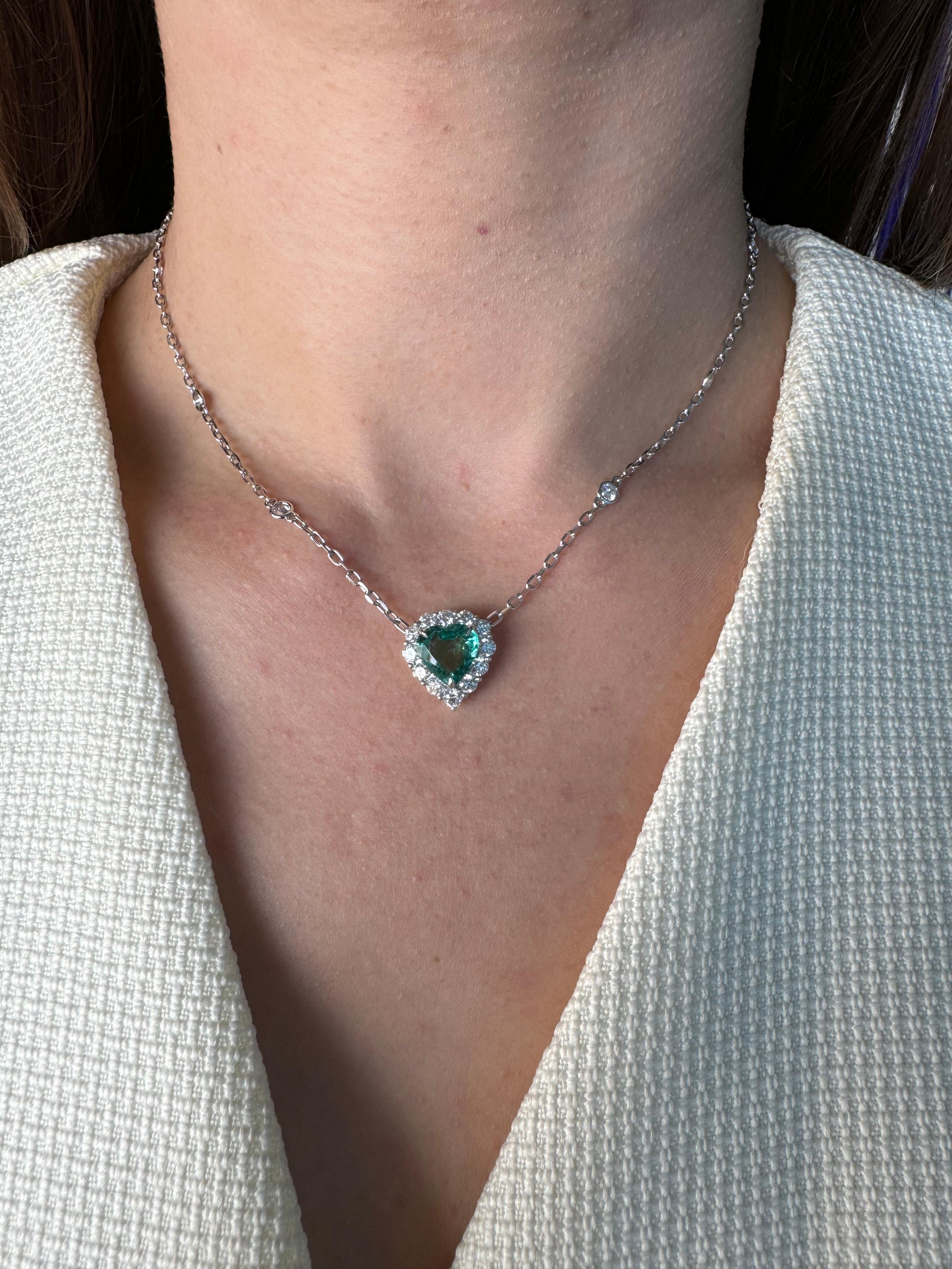 Heart Cut Green Emerald Heart Shape Cut Diamonds Halo 18K White Gold Pendant Necklace For Sale