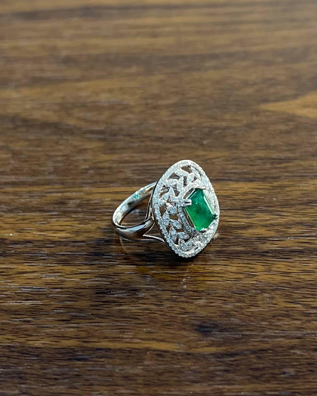 Women's Green Emerald Leaf Leaves Wreath Diamond Halo 14K White Gold Cocktail Ring For Sale