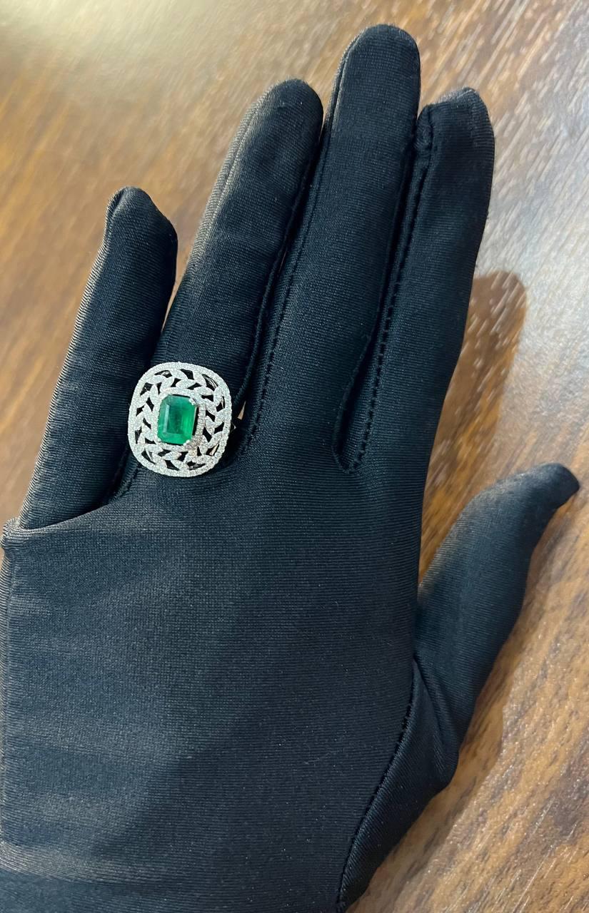 Green Emerald Leaf Leaves Wreath Diamond Halo 14K White Gold Cocktail Ring For Sale 4