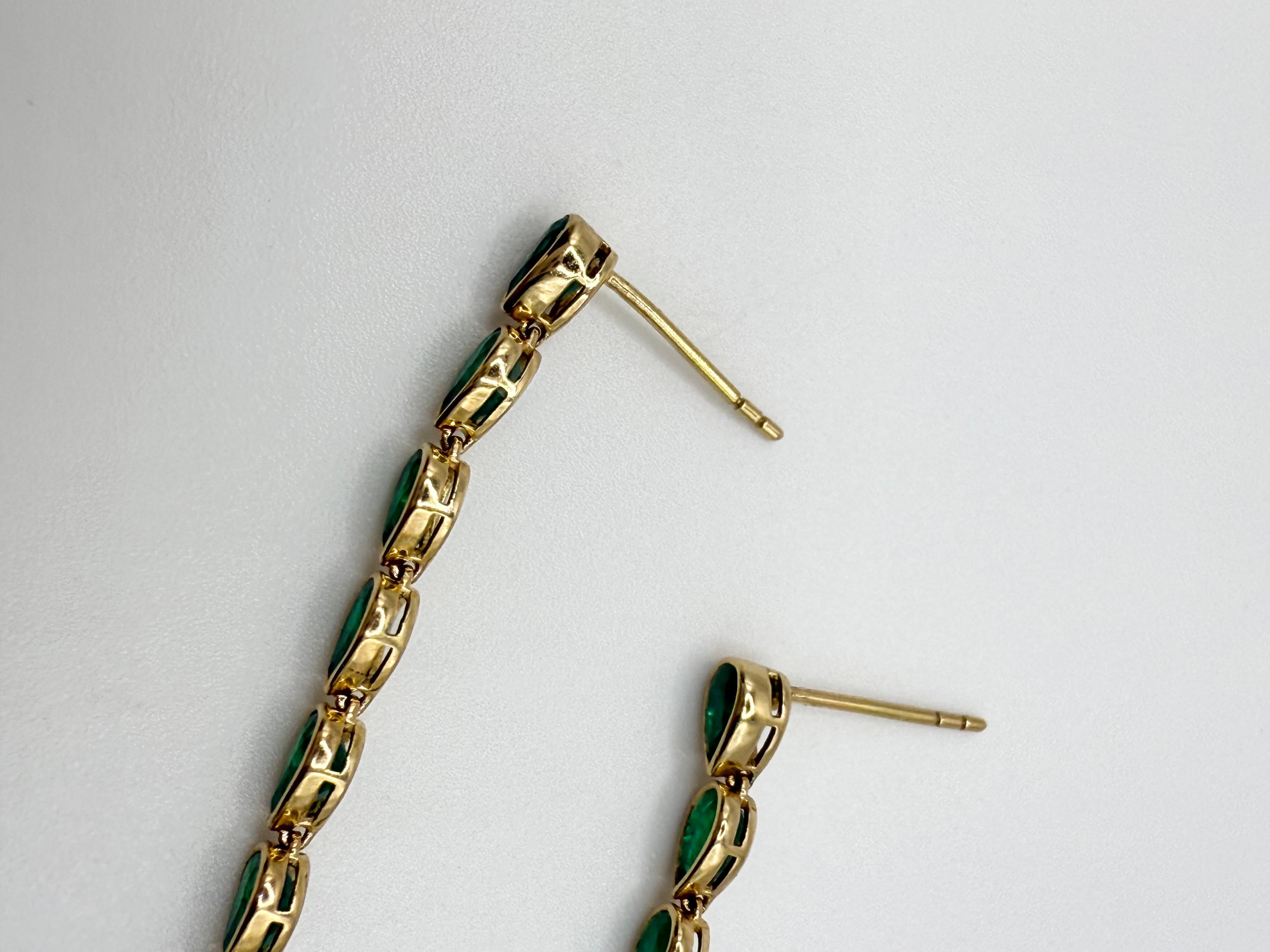 Lange Ohrringe mit grünem Smaragd 18KT Gold 5,40 Karat für Damen oder Herren im Angebot