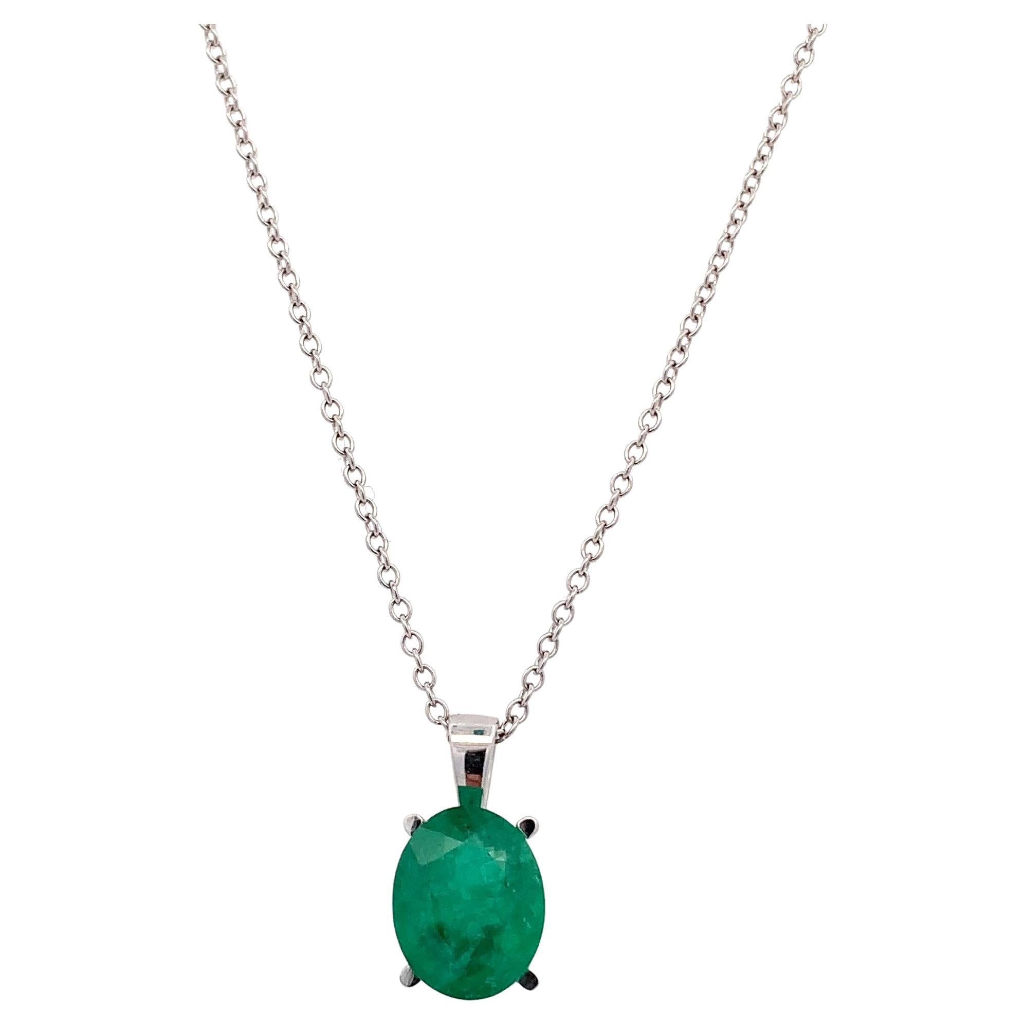 Collier d'émeraudes vertes en or blanc 18k