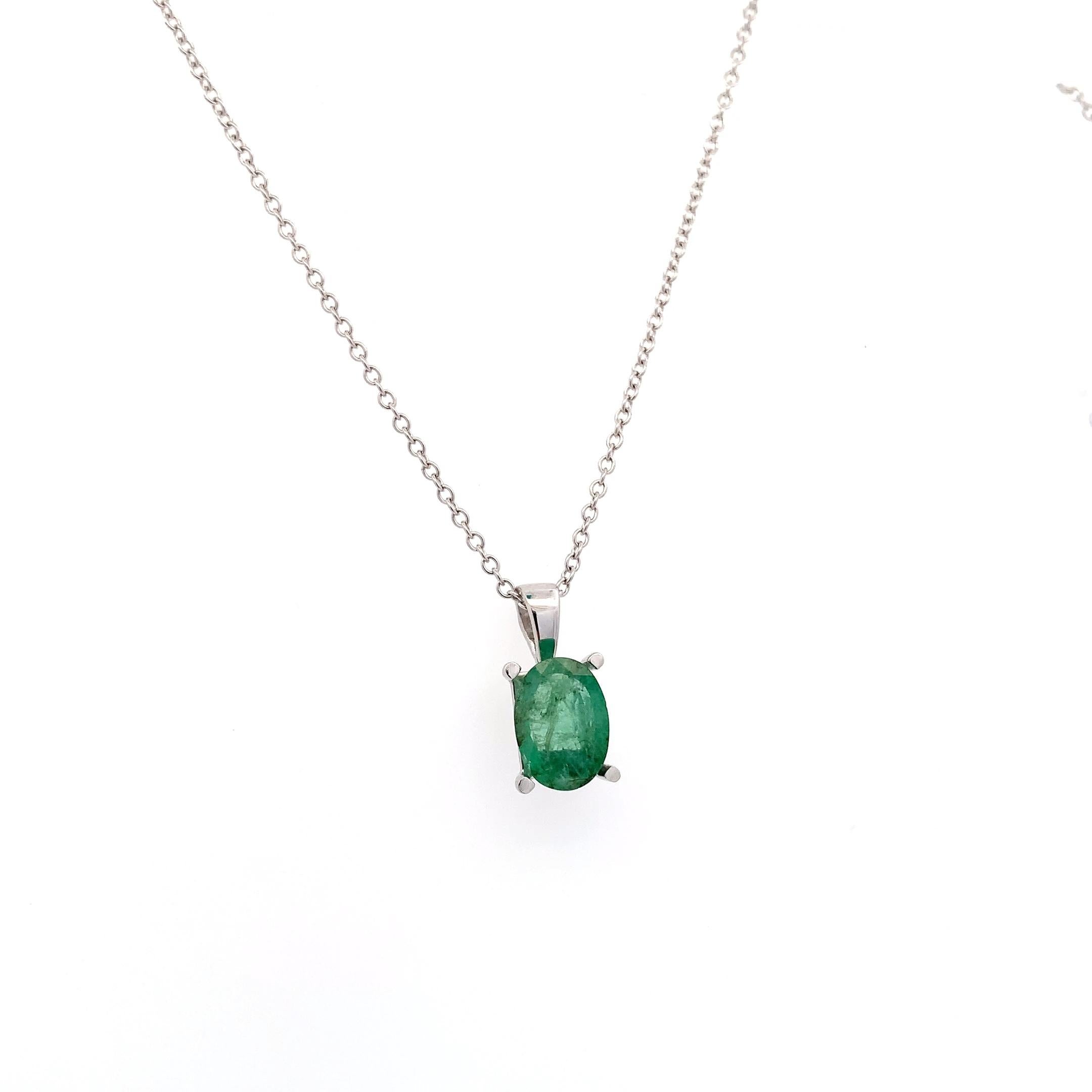 Collana con smeraldo verde taglio ovale in oro bianco 18 ct. In condizioni Nuovo in vendita a London, GB