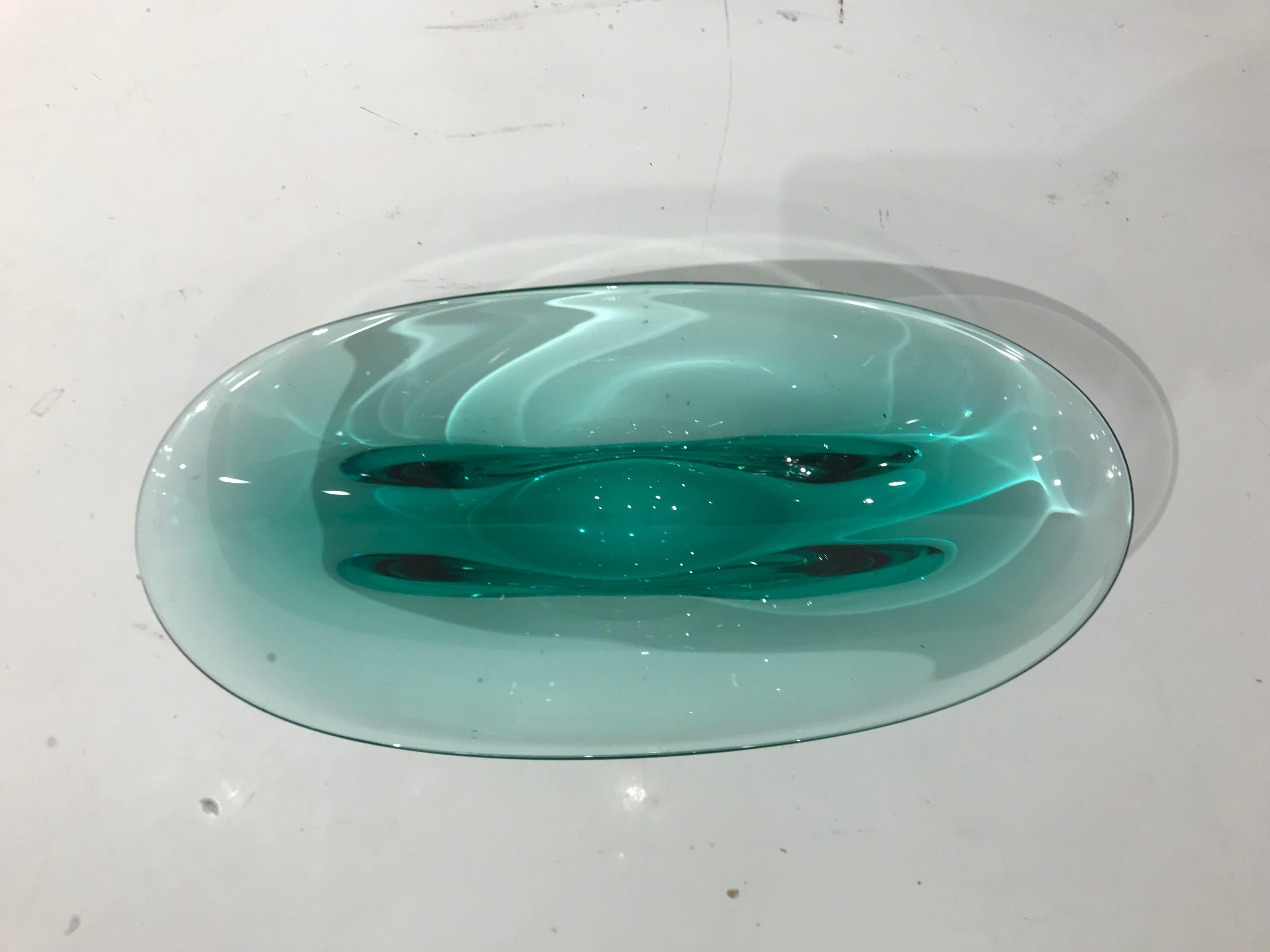 Green Emerald Oval Glass Murano Bowl In Good Condition In Montreal, QC