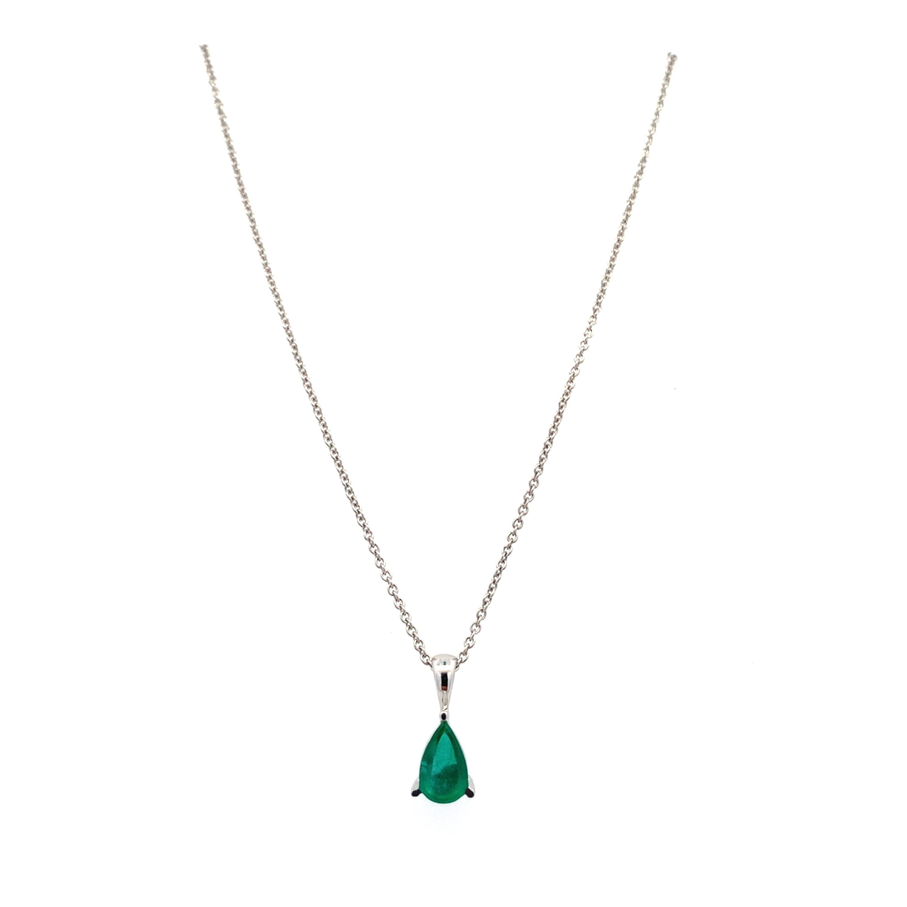 Collana con ciondolo a forma di smeraldo verde e pera in oro bianco 18 carati In condizioni Nuovo in vendita a London, GB