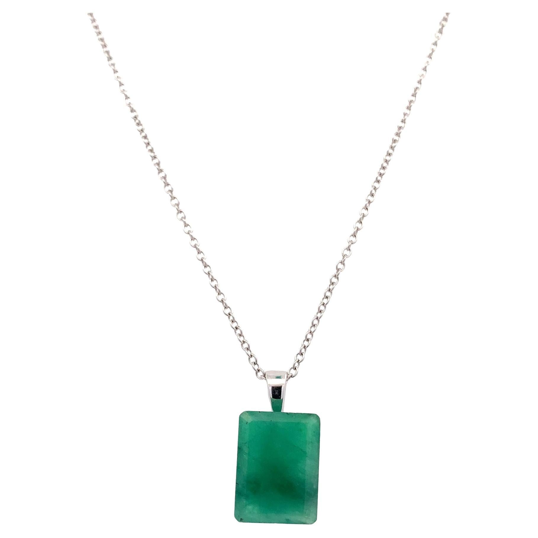 Green emerald pendant necklace 18k white gold