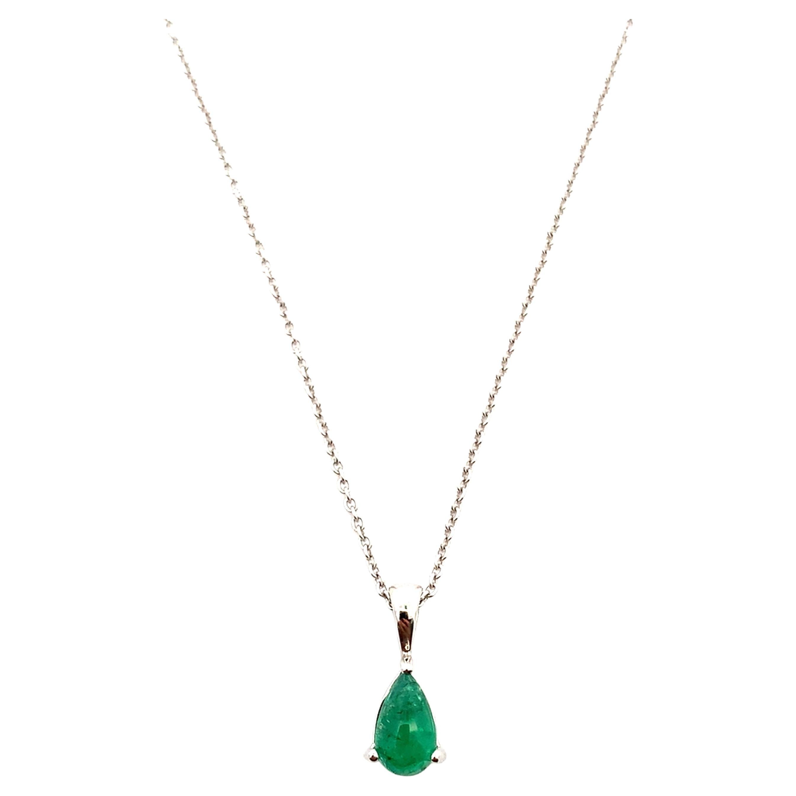 Green emerald pendant necklace 18k white gold For Sale