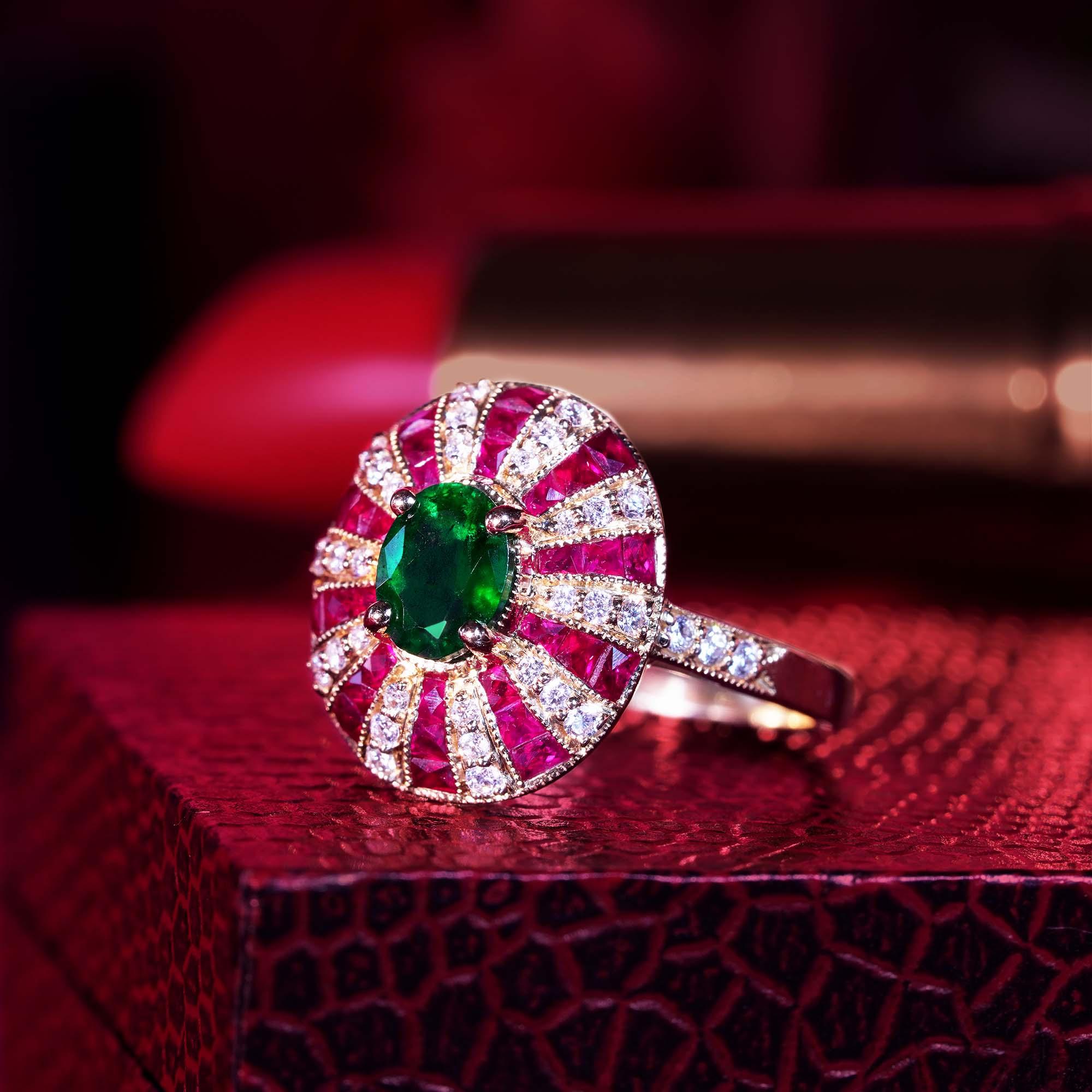 Bague en or jaune 18 ans, style Art Deco, émeraude verte et diamant rubis rouge en vente 5