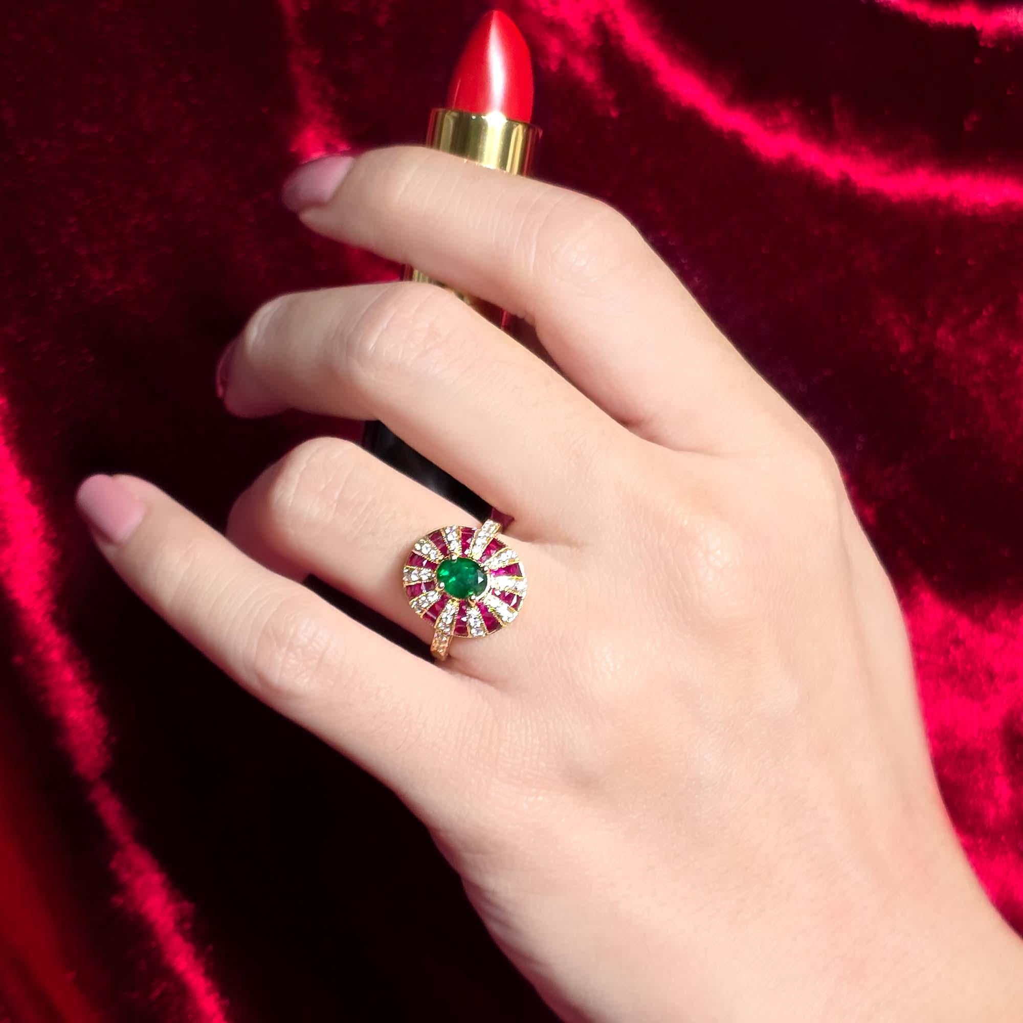 Bague en or jaune 18 ans, style Art Deco, émeraude verte et diamant rubis rouge en vente 2