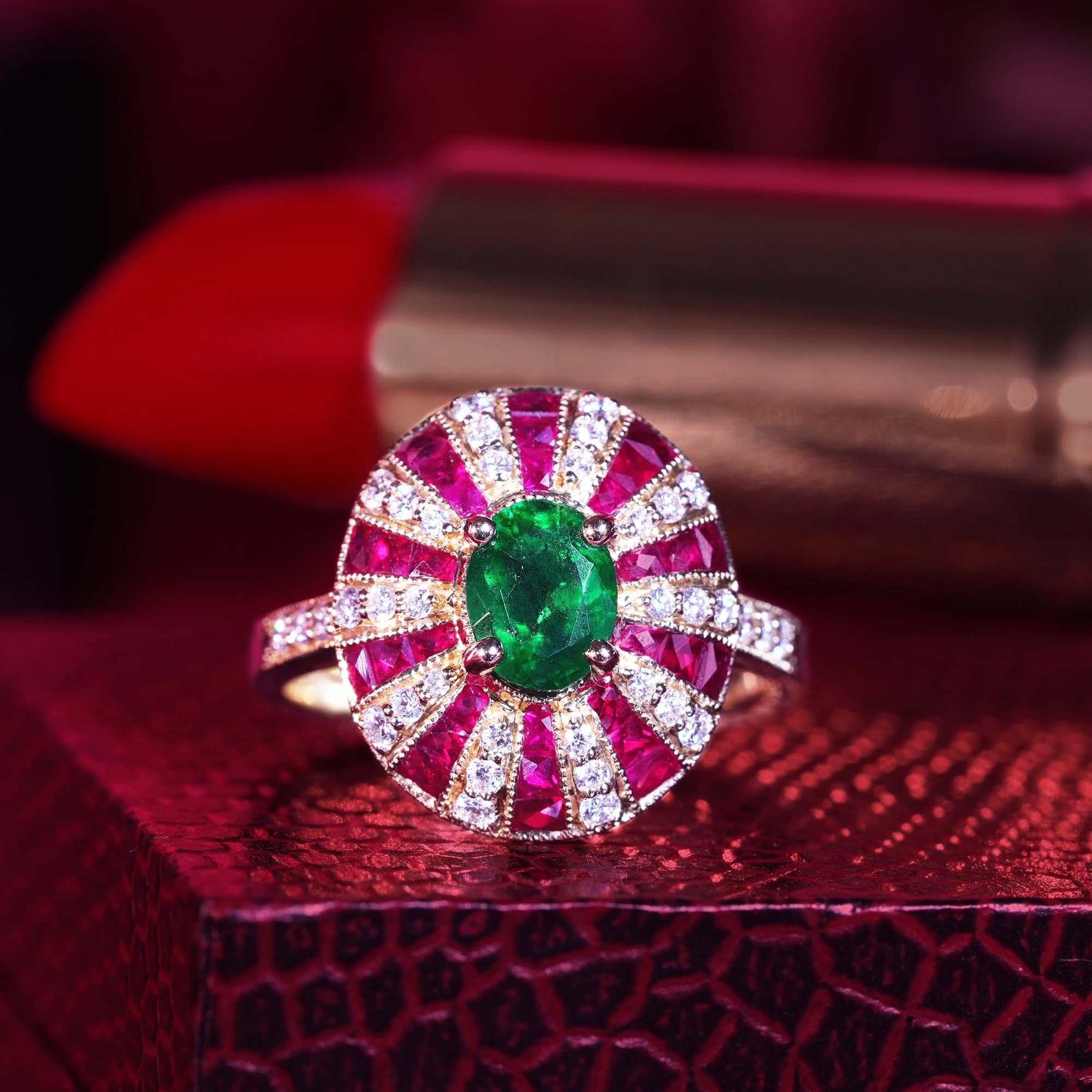 Bague en or jaune 18 ans, style Art Deco, émeraude verte et diamant rubis rouge en vente 3