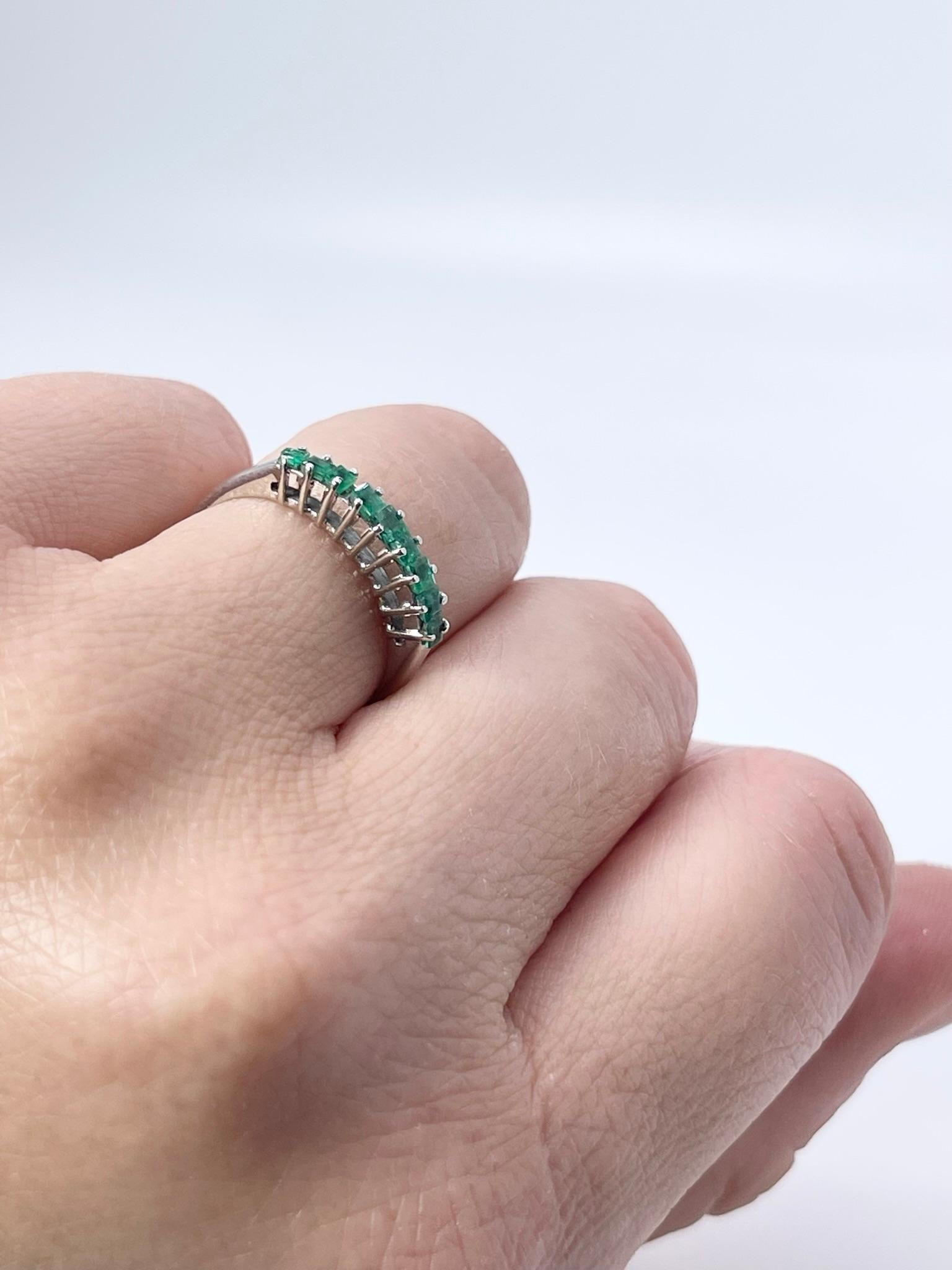 Green Emerald Ring 14KT gold wedding band square marriage ring natural emeralds In New Condition For Sale In Jupiter, FL