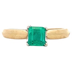 Anillo de compromiso solitario esmeralda verde oro amarillo 18k