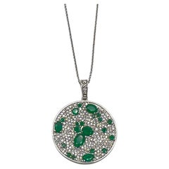 Grüner Smaragd & weißer Diamant Cluster Pave Set 14K Weißgold Anhänger Halskette