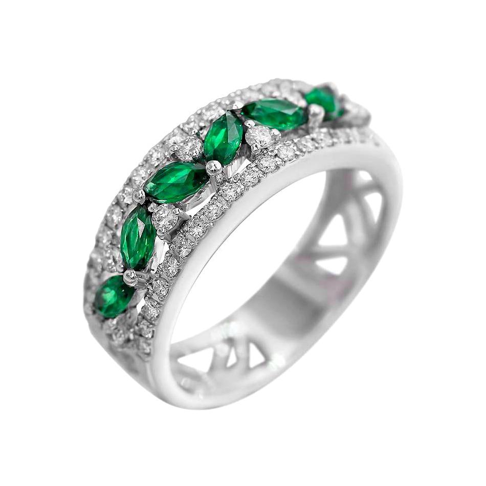 Green Emerald White Diamond White Gold Modern Ring For Sale