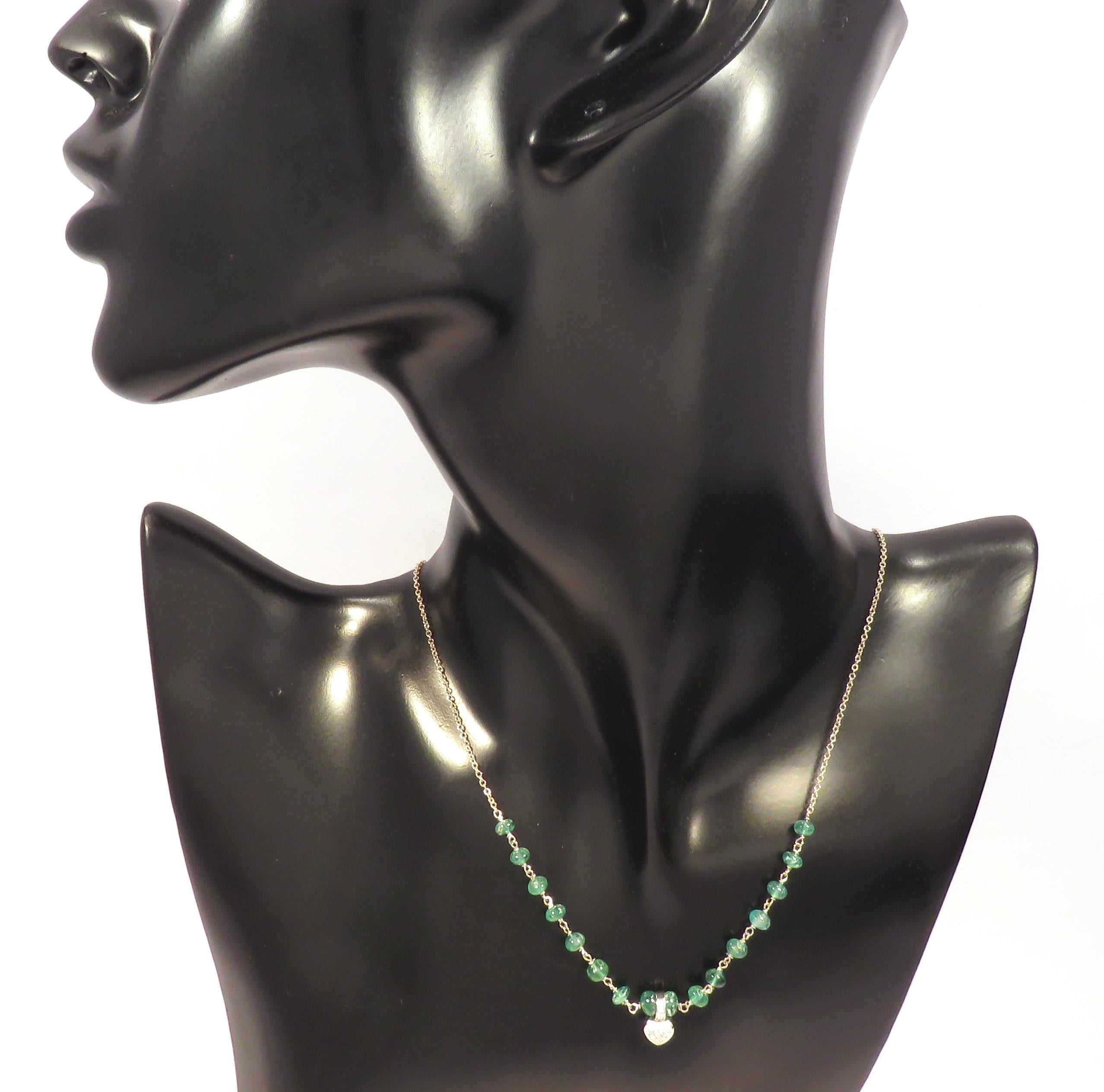 Contemporary Green Emeralds White Diamonds 9 Karat White Gold Necklace Handcrafted in Italy For Sale
