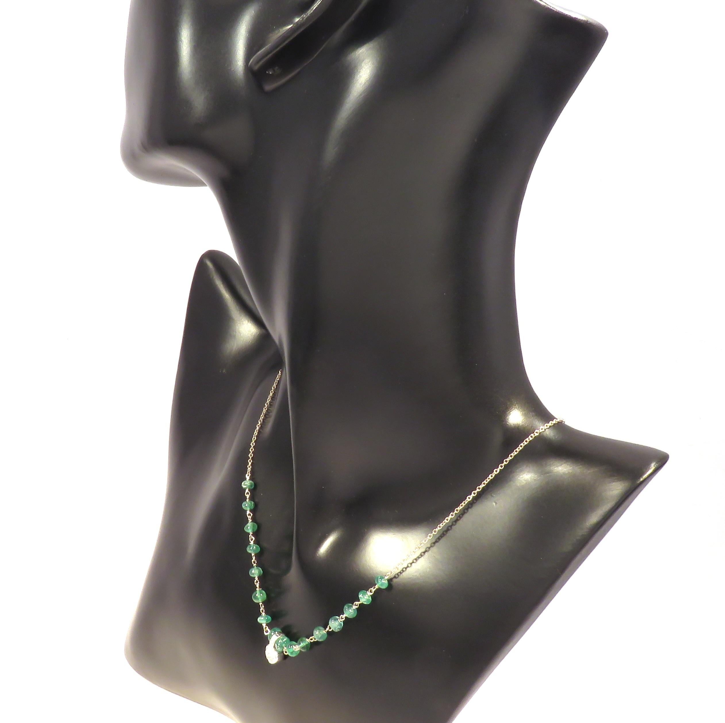 Green Emeralds White Diamonds 9 Karat White Gold Necklace Handcrafted in Italy In New Condition For Sale In Milano, IT