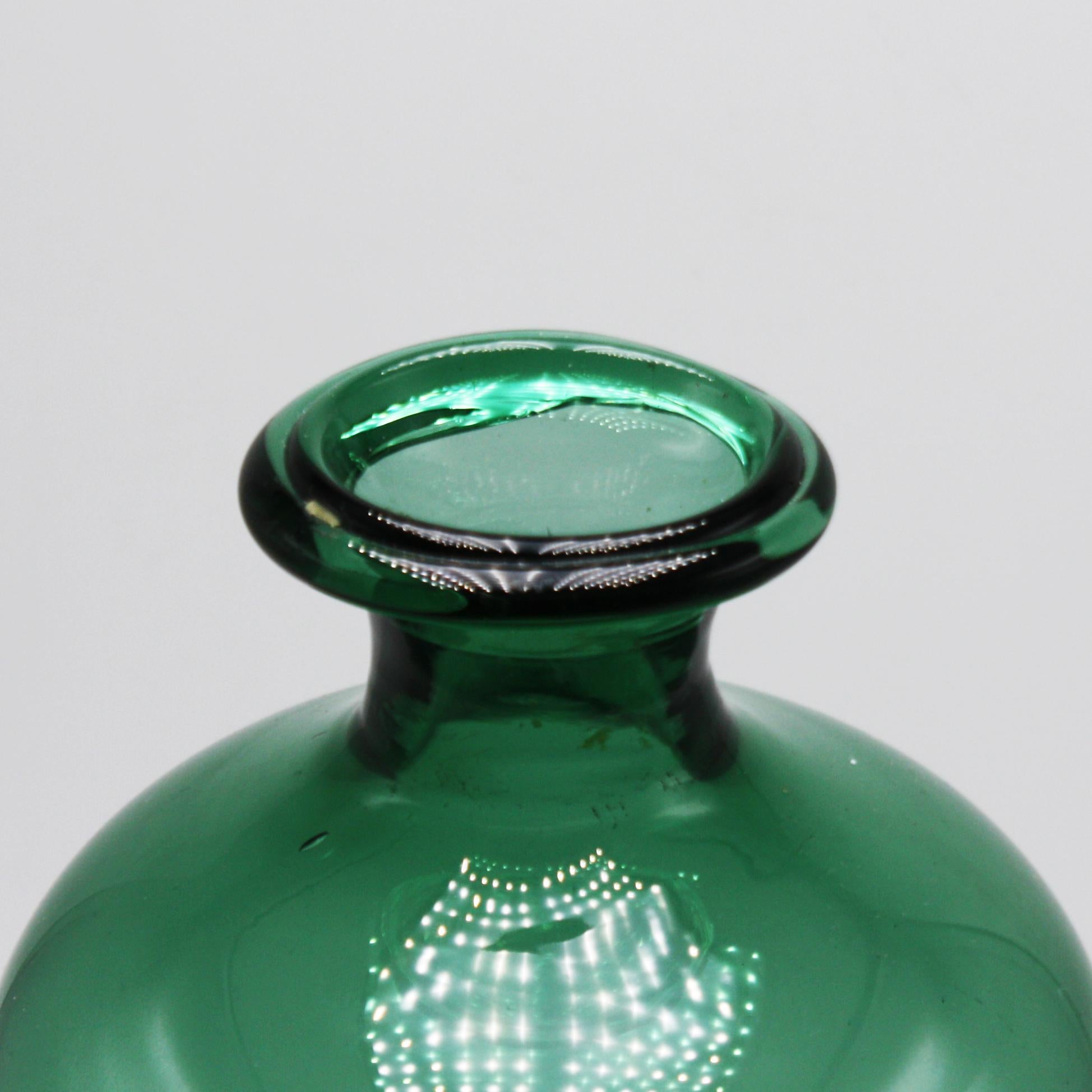 Green Empoli glass vase, circa 1960
Measures: 5 1/4