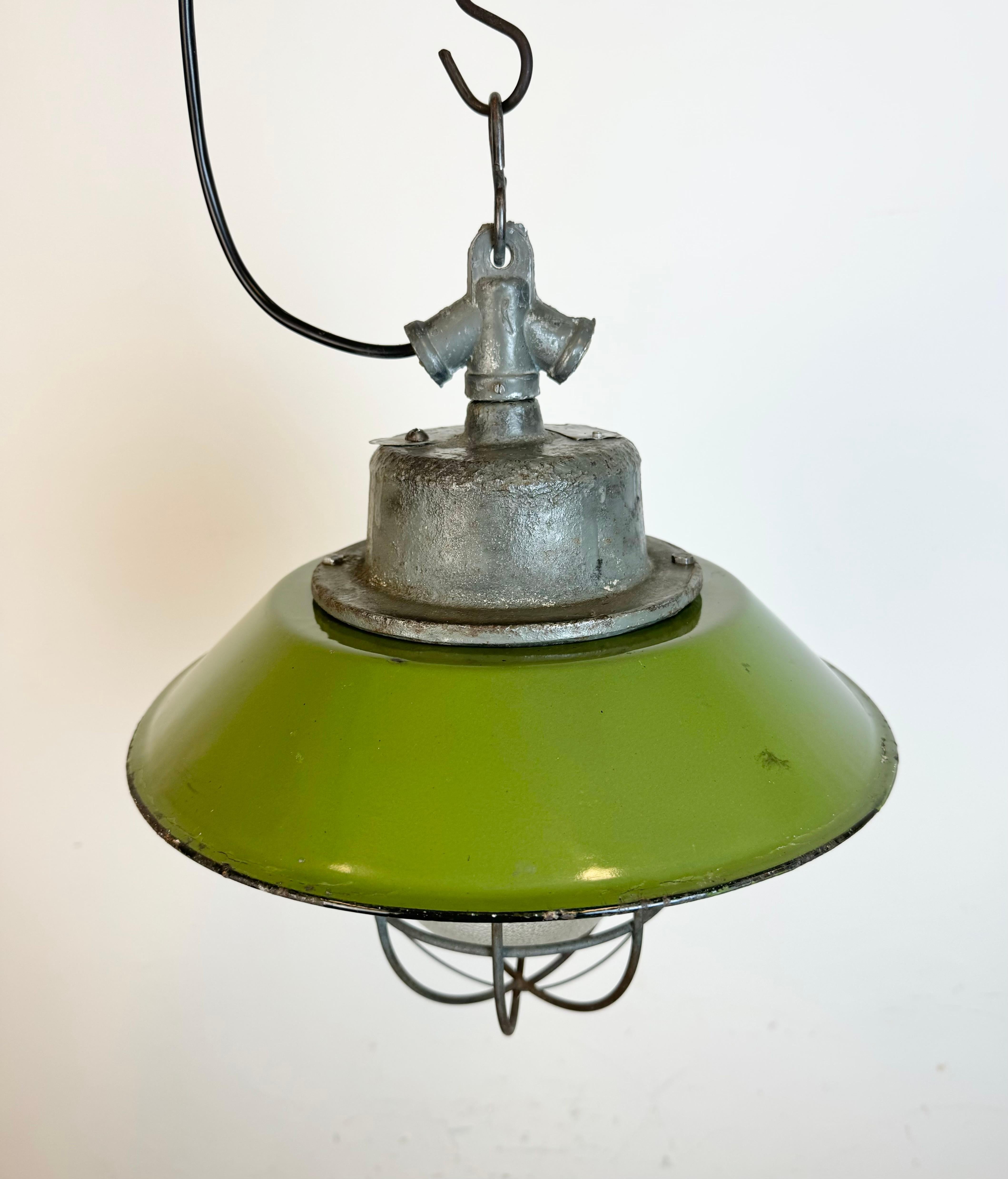 Green Enamel and Cast Iron Industrial Cage Pendant Light, 1960s For Sale 5