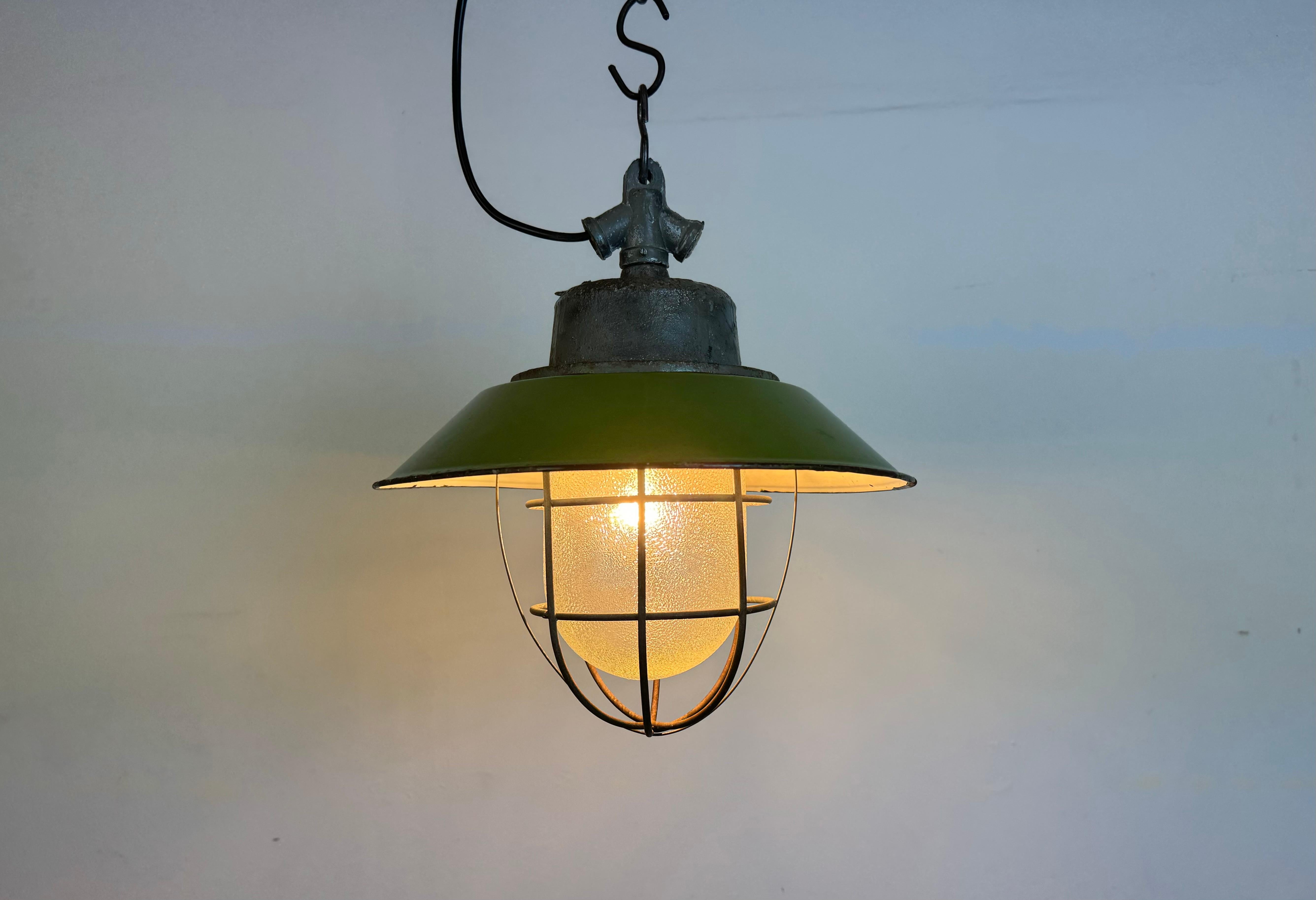 Green Enamel and Cast Iron Industrial Cage Pendant Light, 1960s For Sale 7