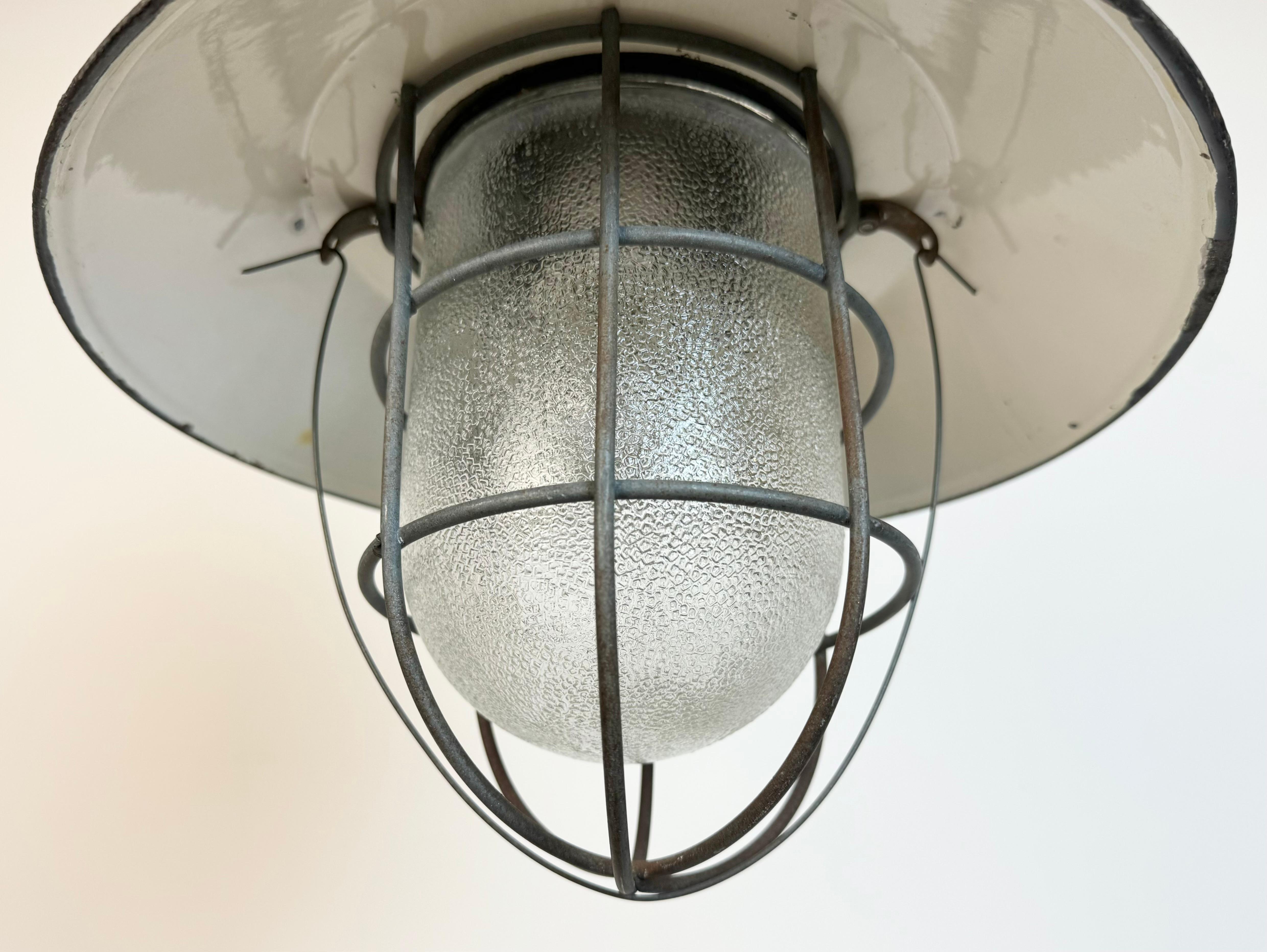 Green Enamel and Cast Iron Industrial Cage Pendant Light, 1960s For Sale 1
