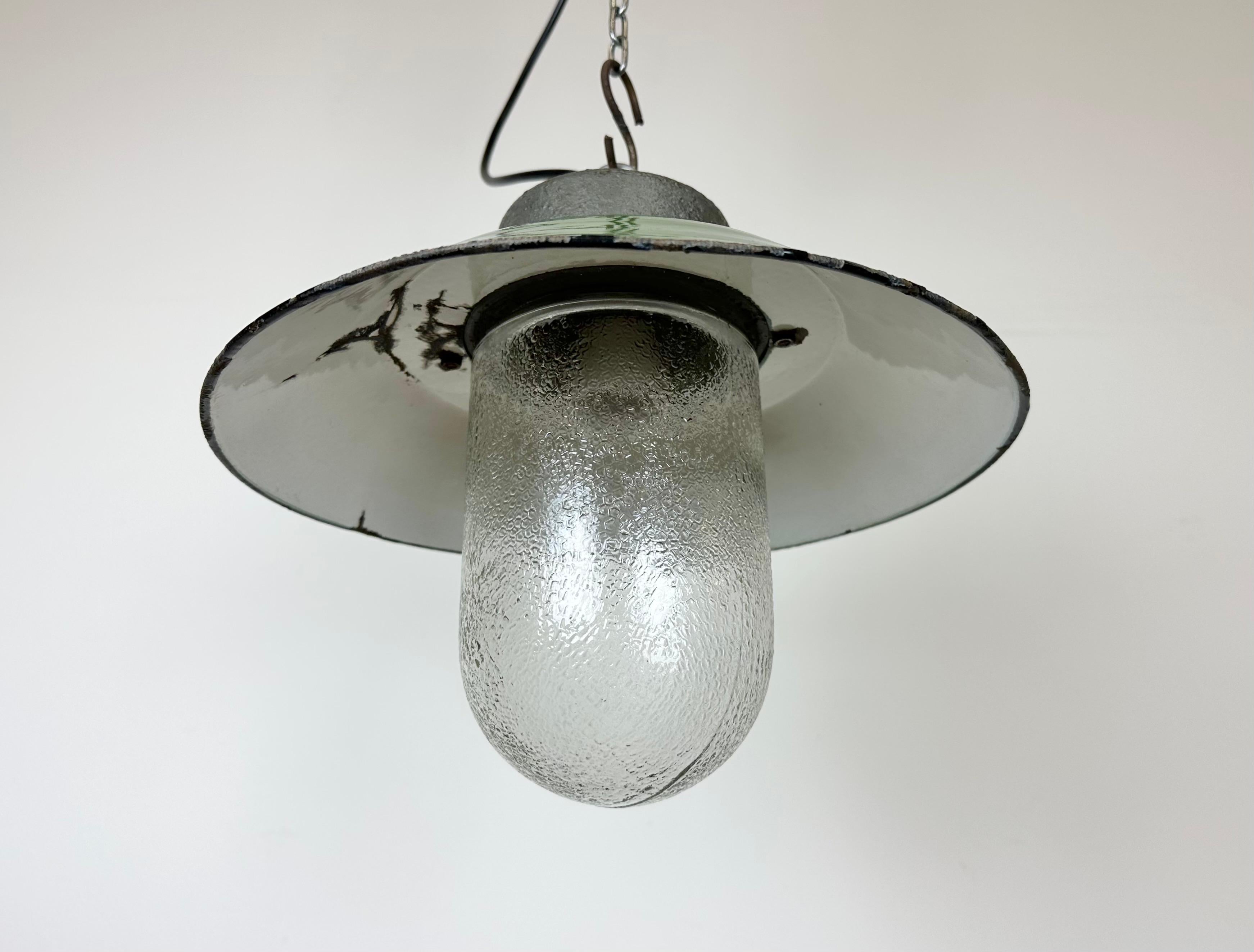 Green Enamel and Cast Iron Industrial Pendant Light, 1960s For Sale 5