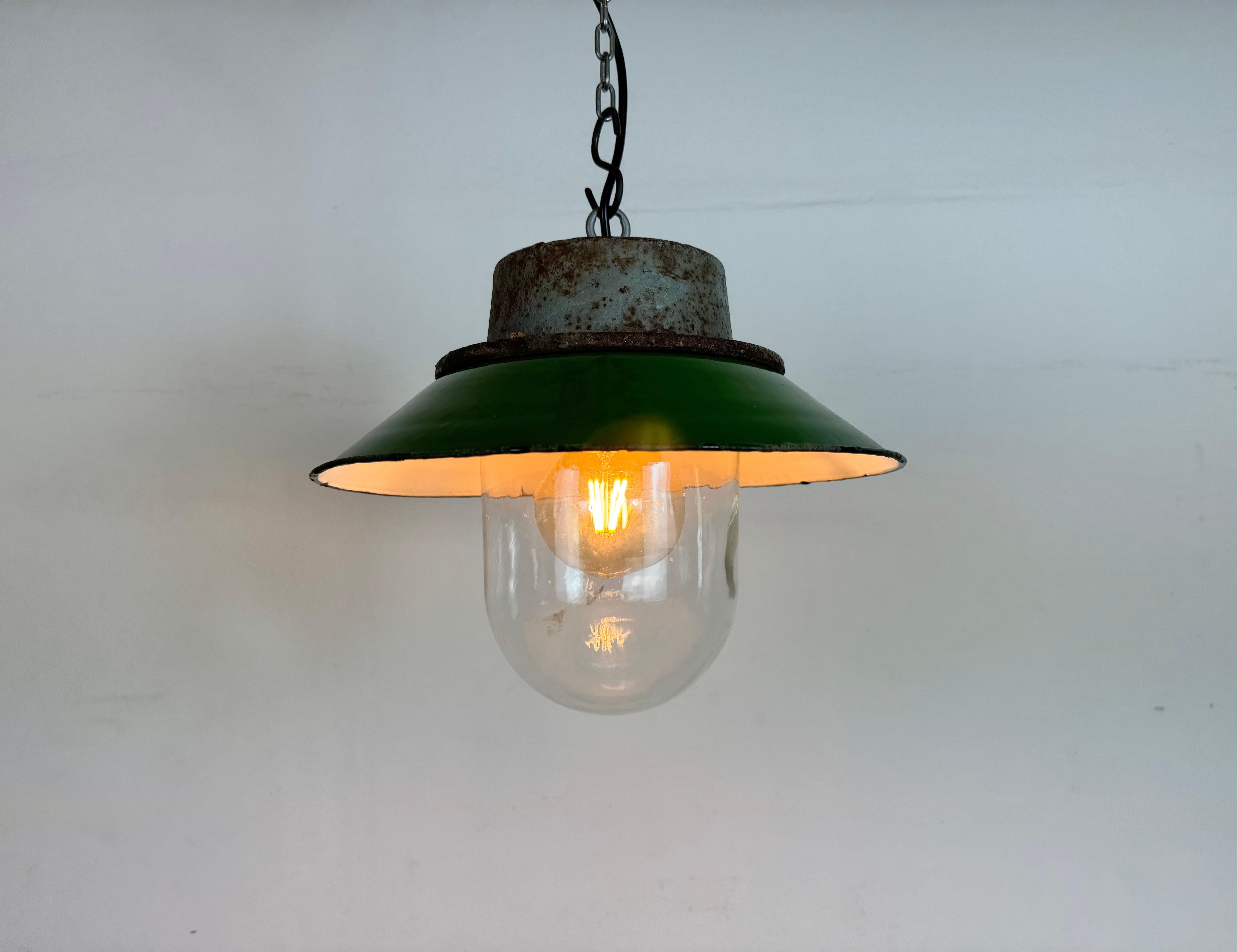 Green Enamel and Cast Iron Industrial Pendant Light, 1960s For Sale 3