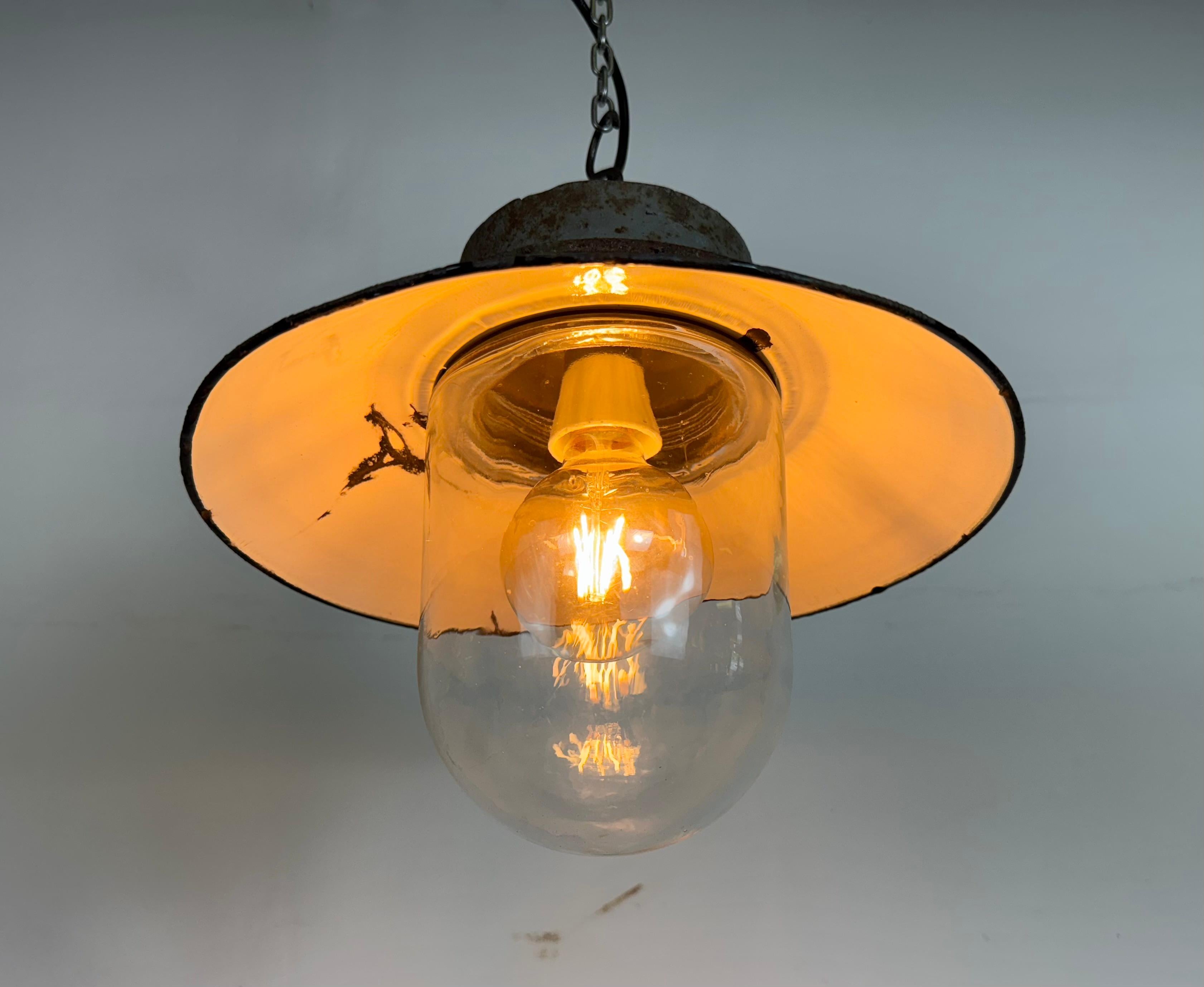 Green Enamel and Cast Iron Industrial Pendant Light, 1960s For Sale 4