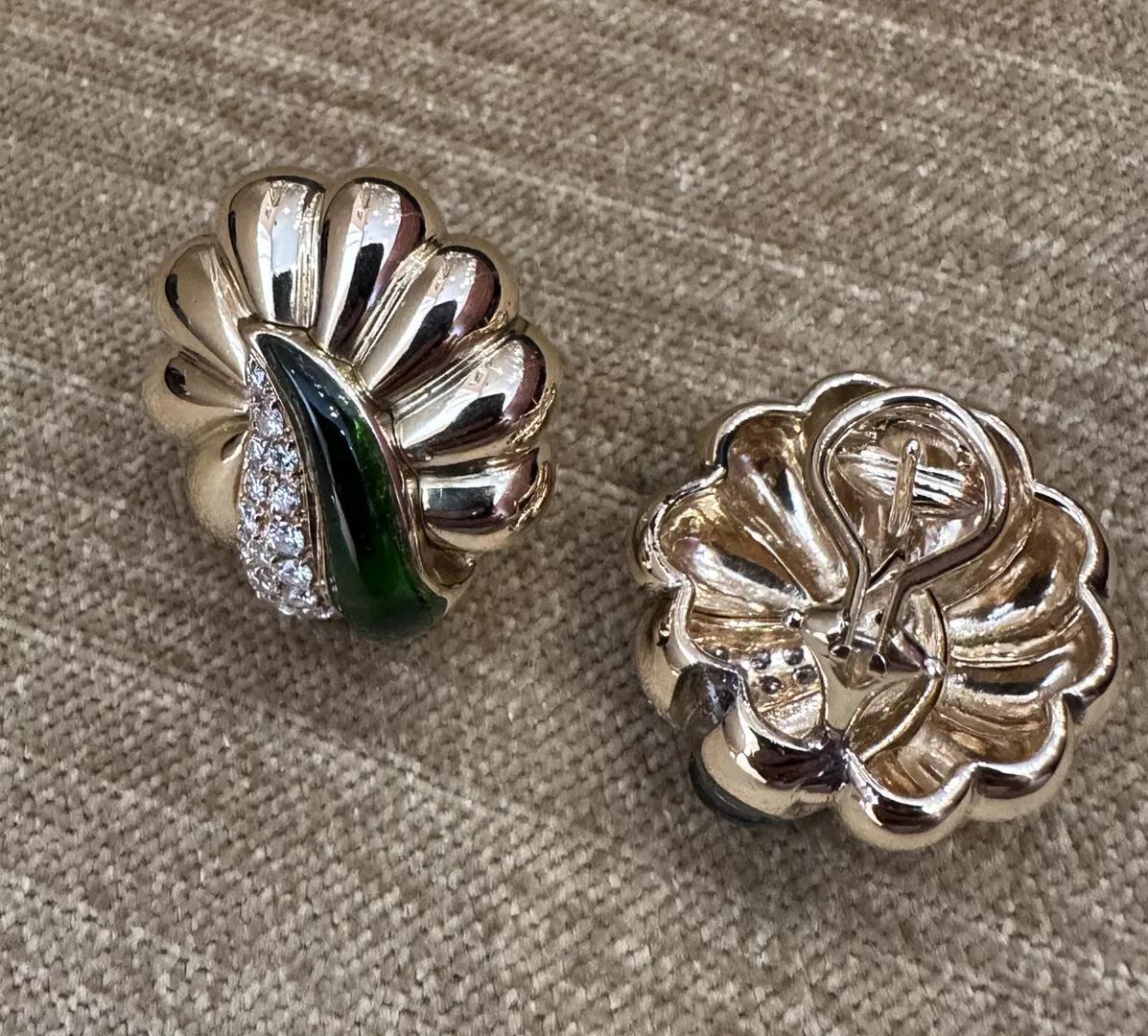Women's Green Enamel and Diamond Scallop Earrings in 18k Yellow Gold For Sale
