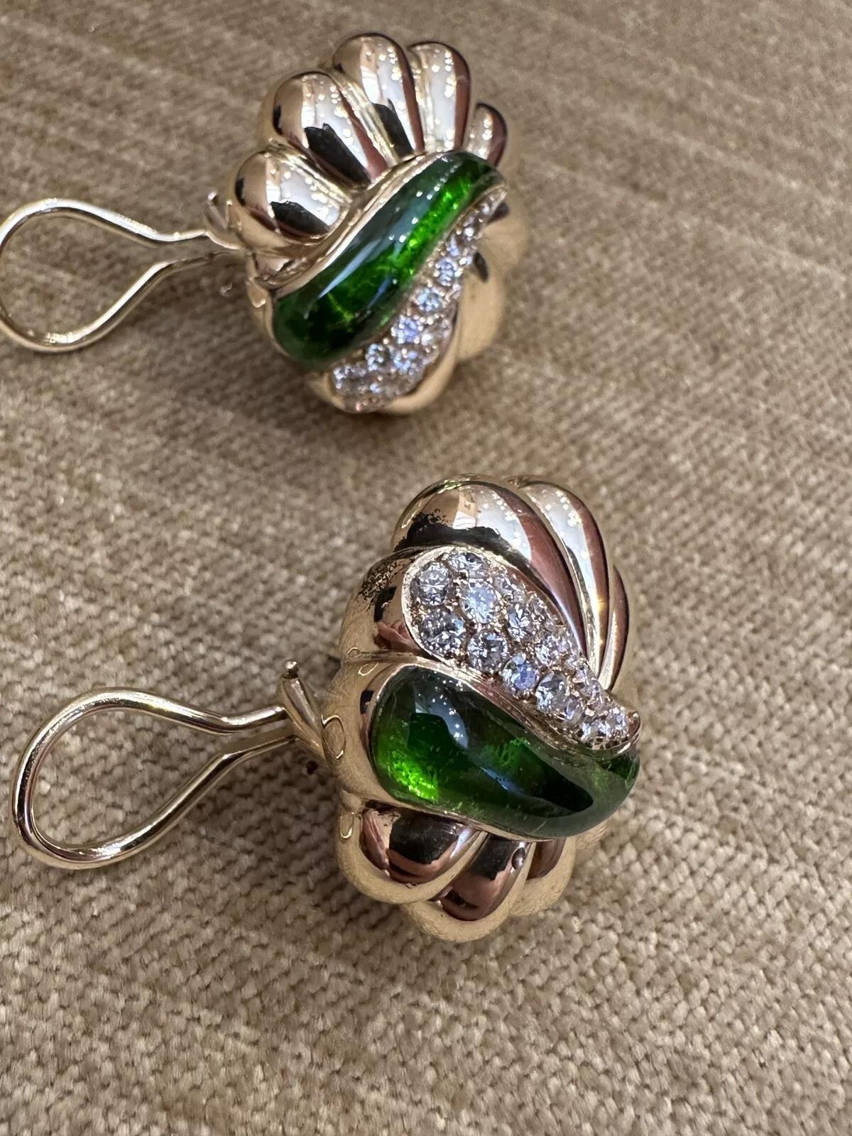 Green Enamel and Diamond Scallop Earrings in 18k Yellow Gold For Sale 2
