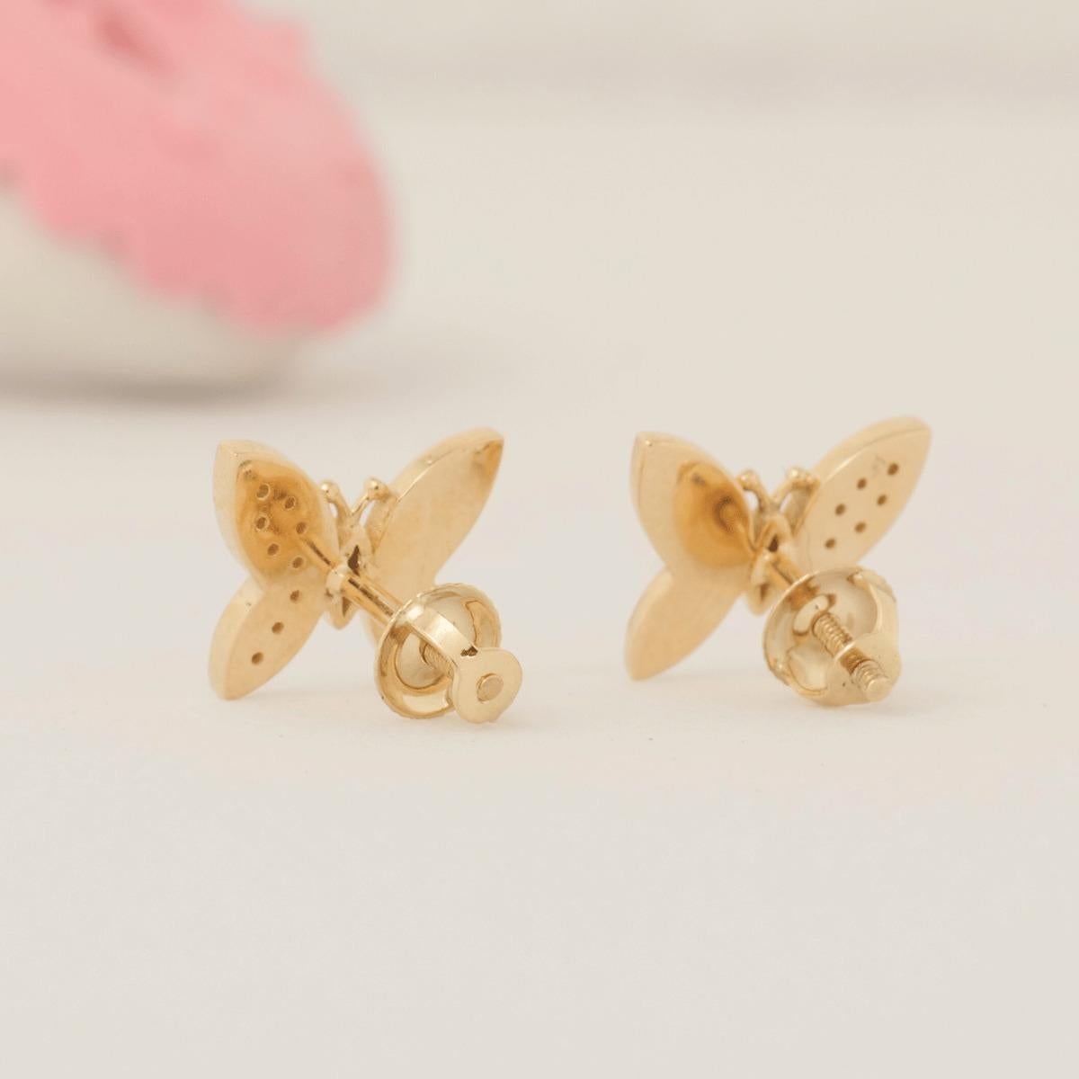Boucles d'oreilles diamant papillon en émail vert en or massif 14k (certifié) Neuf - En vente à New Delhi, DL