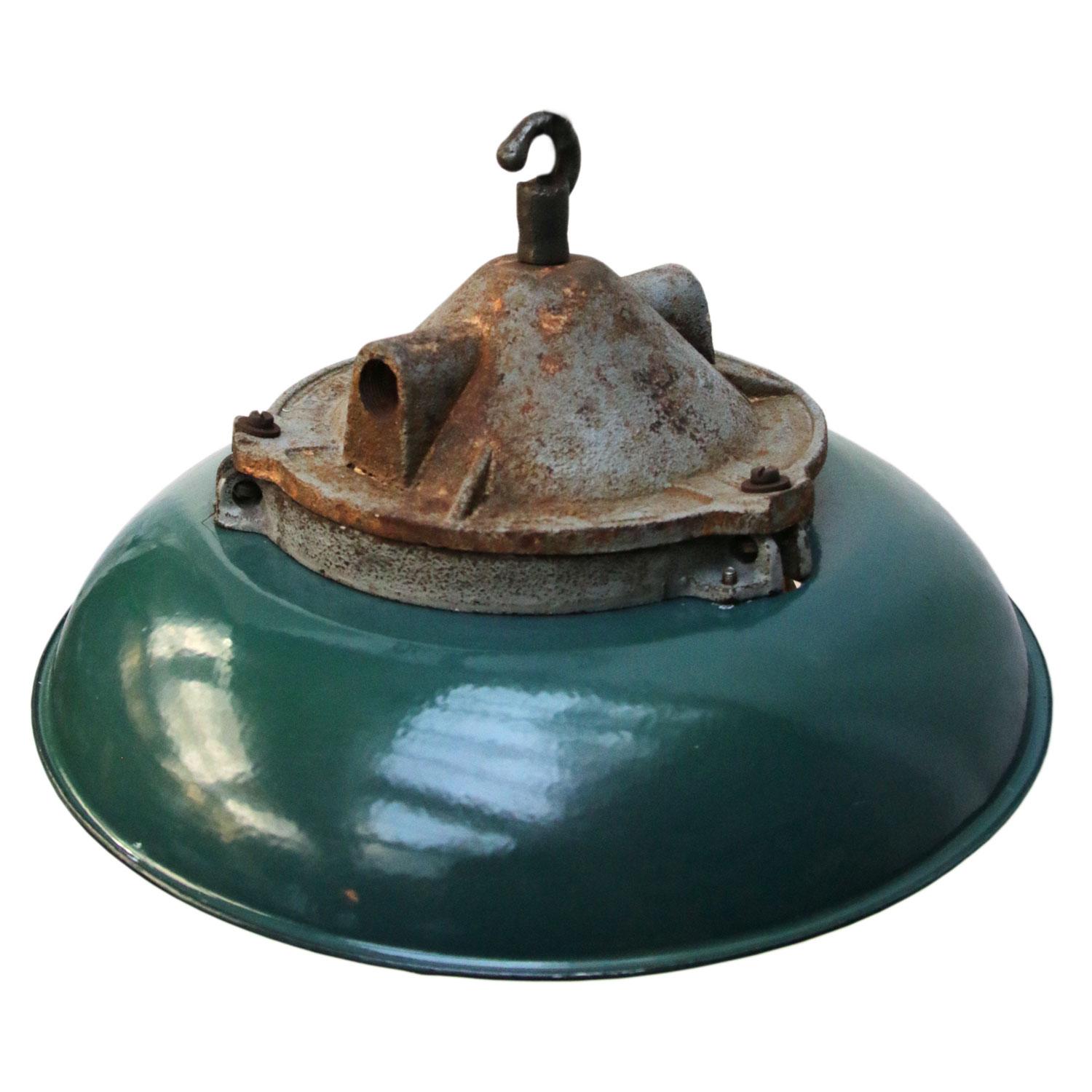 Industrial factory pendant. Green enamel shade.
Cast iron top. Holophane glass.

Weight: 6.0 kg / 13.2 lb

All lamps have been made suitable by international standards for incandescent light bulbs, energy-efficient and LED bulbs. E26/E27 bulb