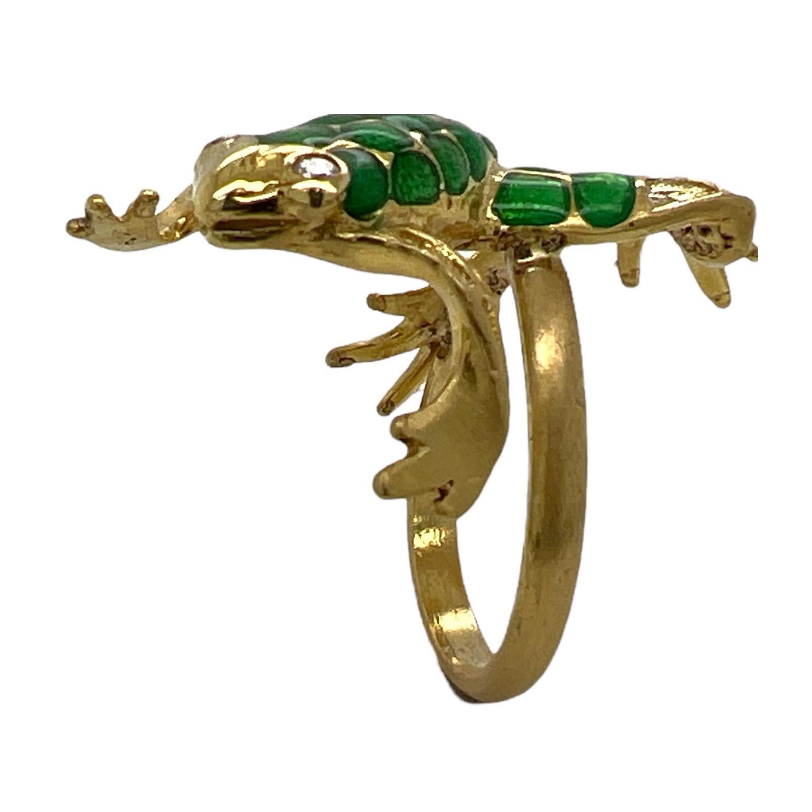 Contemporary Green Enamel Diamond 18 Karat Yellow Gold Vintage Frog Cocktail Ring