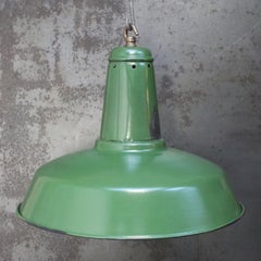 Grüne Emaille Französisch Vintage Industrial Pendelleuchten