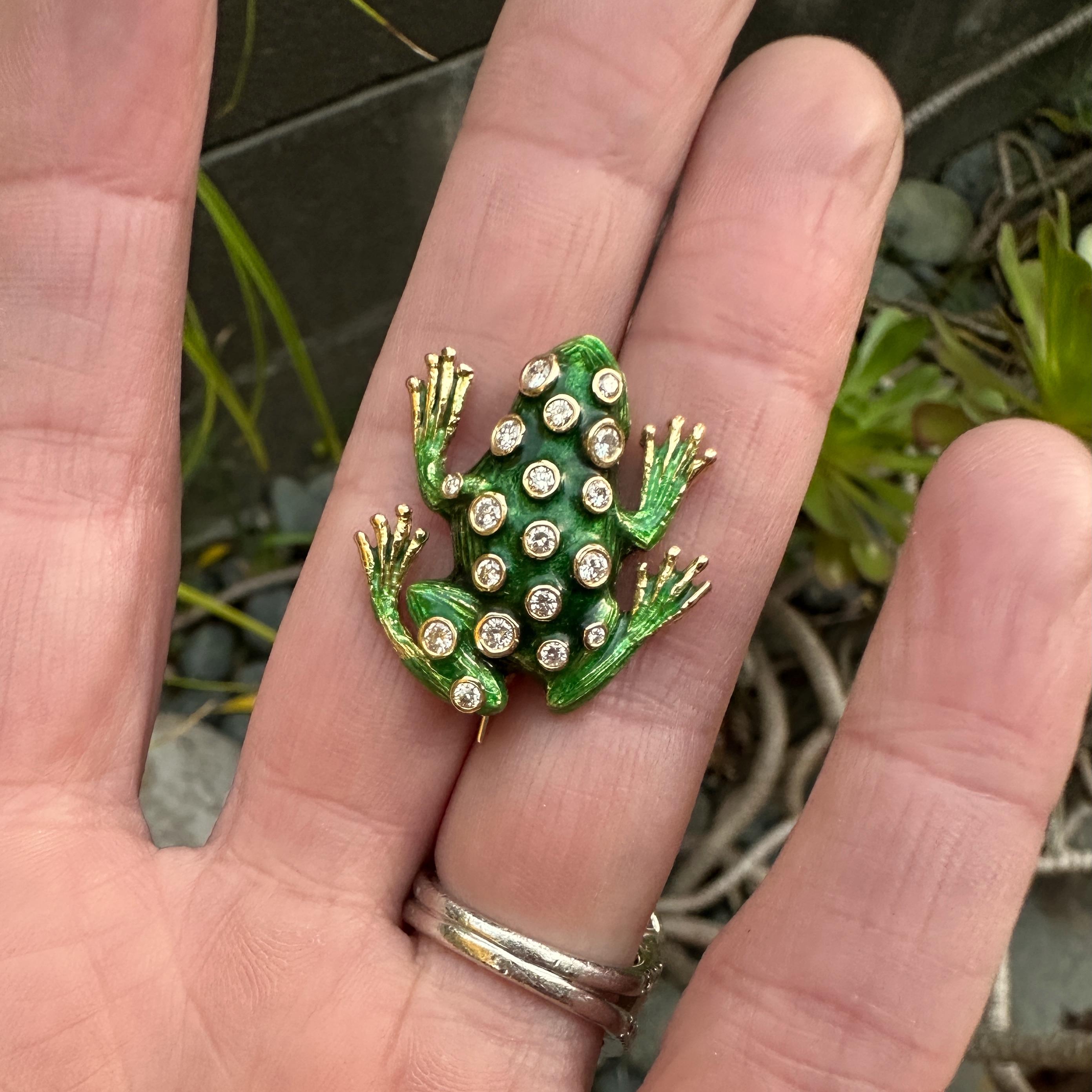 Froschbrosche aus grüner Emaille, CIRCA 1980, aus 18 Karat Gold mit 0,40 Karat Diamanten im Angebot 9