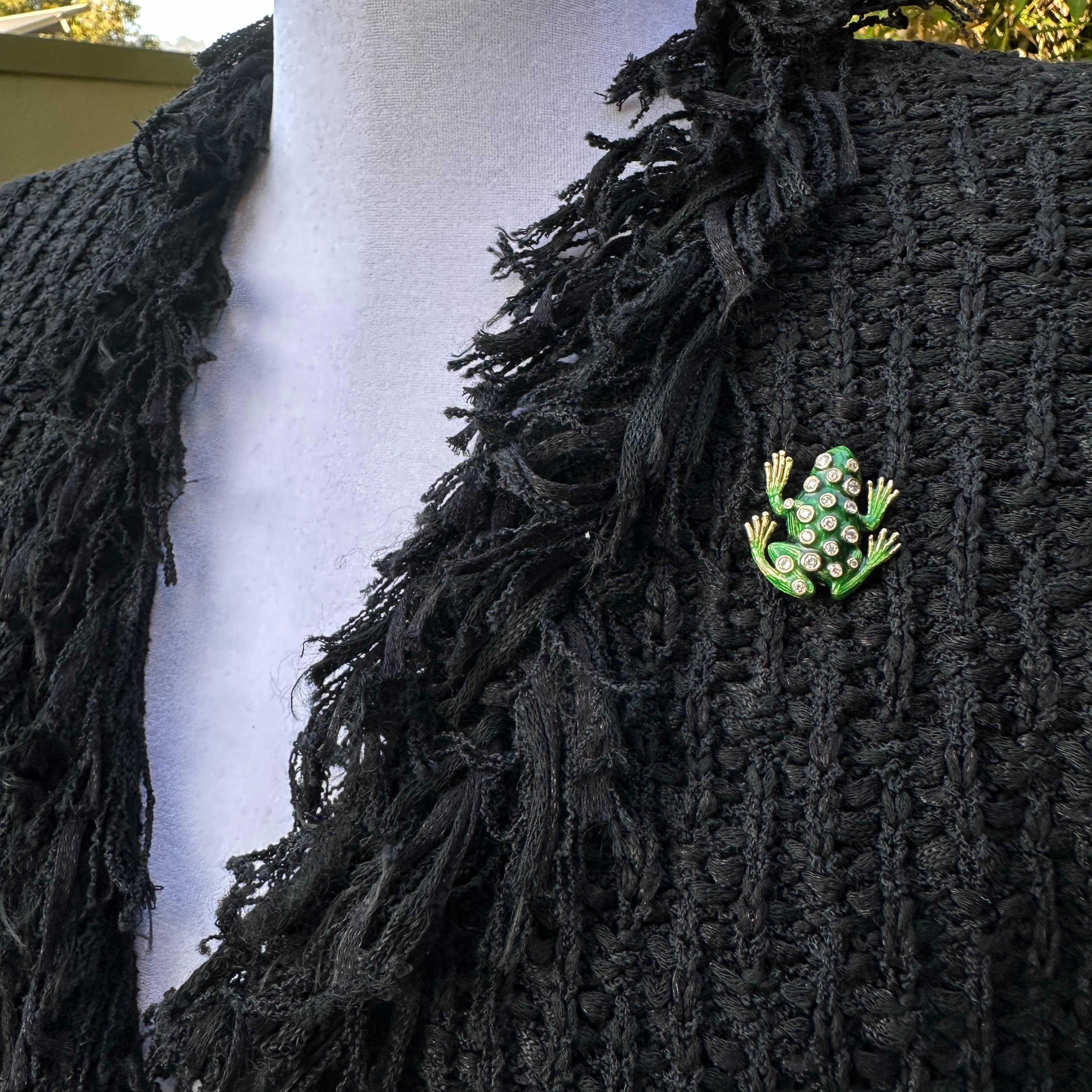 Froschbrosche aus grüner Emaille, CIRCA 1980, aus 18 Karat Gold mit 0,40 Karat Diamanten für Damen oder Herren im Angebot