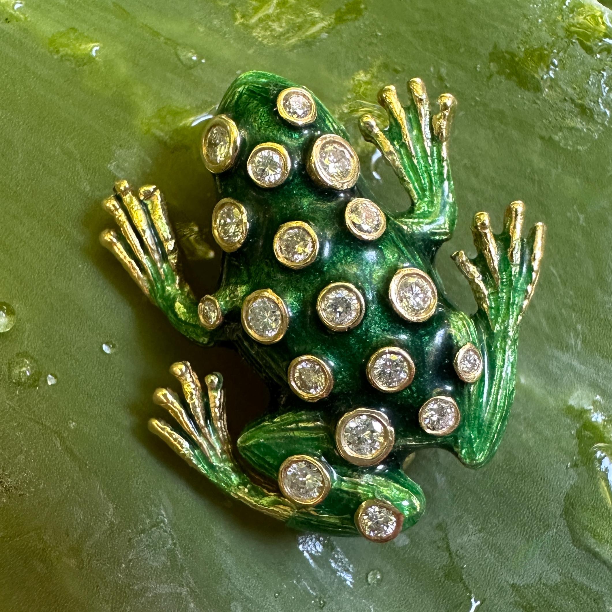 Froschbrosche aus grüner Emaille, CIRCA 1980, aus 18 Karat Gold mit 0,40 Karat Diamanten im Angebot 2