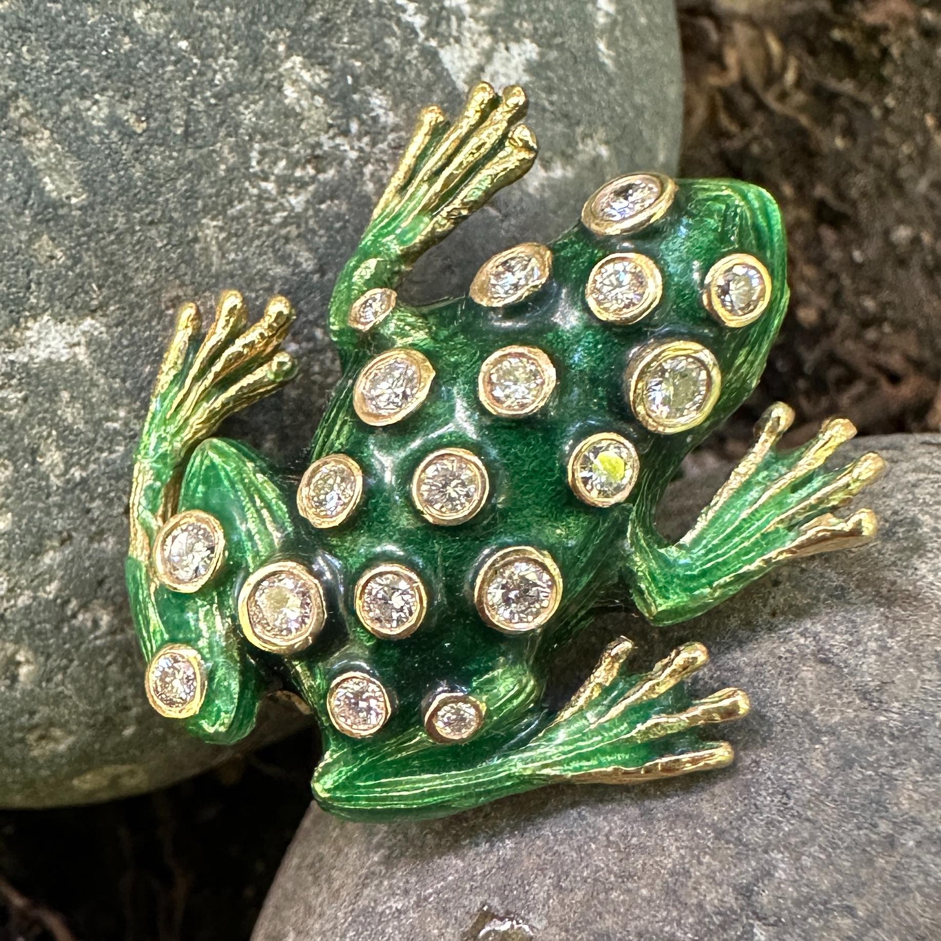 Froschbrosche aus grüner Emaille, CIRCA 1980, aus 18 Karat Gold mit 0,40 Karat Diamanten im Angebot 3