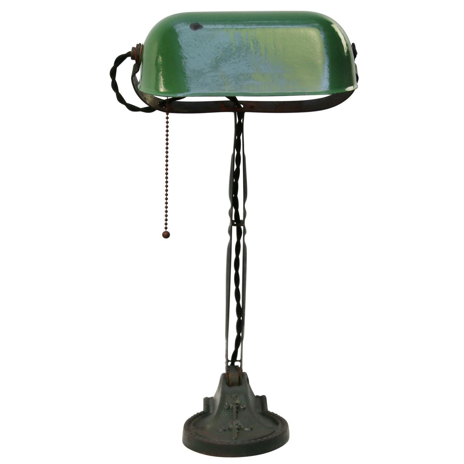 Grüne grüne Emaille Vintage Industrie Banker Tisch-Schreibtisch-Leuchten (Industriell) im Angebot