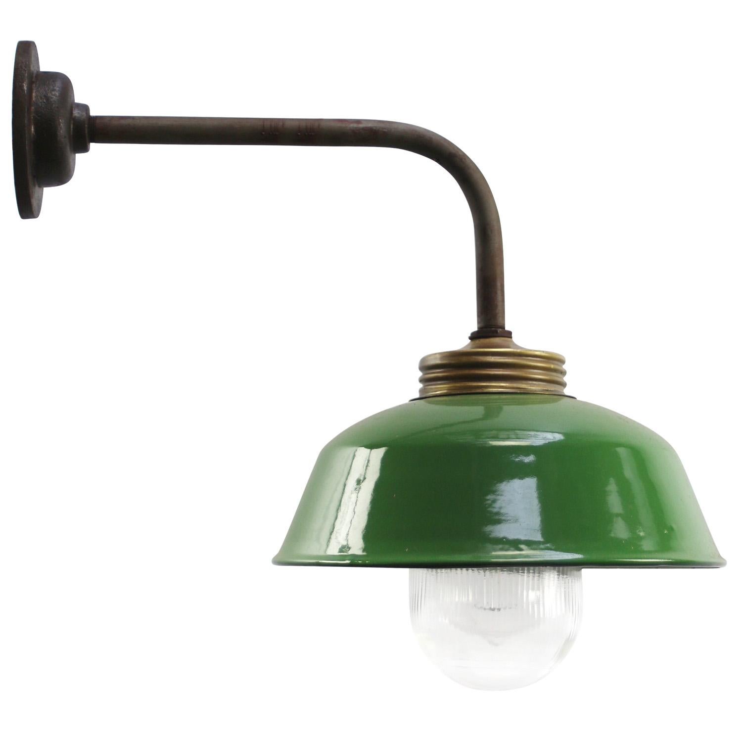 Green Enamel Vintage Industrial Brass Clear Striped Glass Scones Wall Lights In Good Condition For Sale In Amsterdam, NL