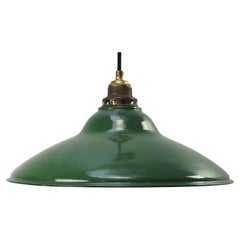 Lampe pendante industrielle en laiton émaillé vert