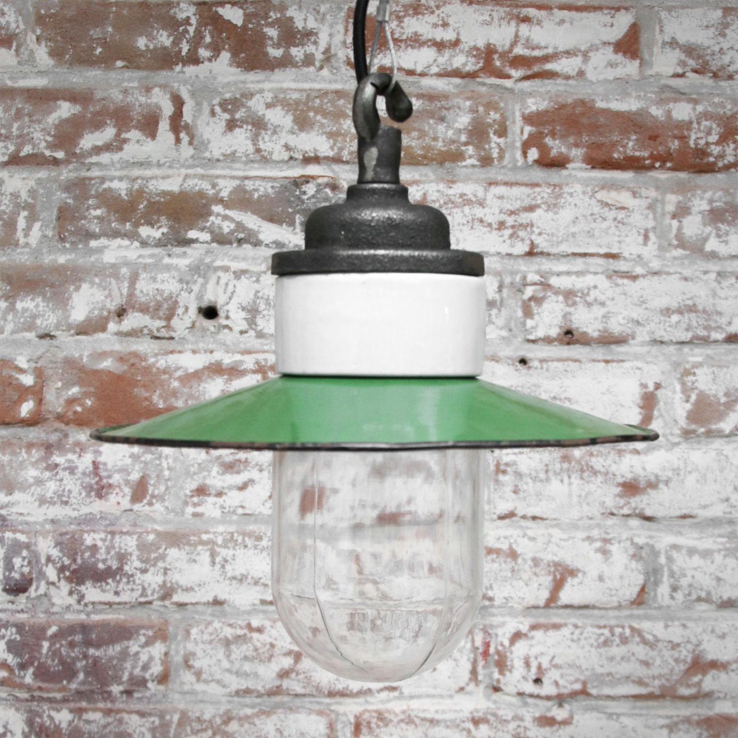 Green Enamel Vintage Industrial Cast Iron Porcelain Glass Pendant Light (Französisch)