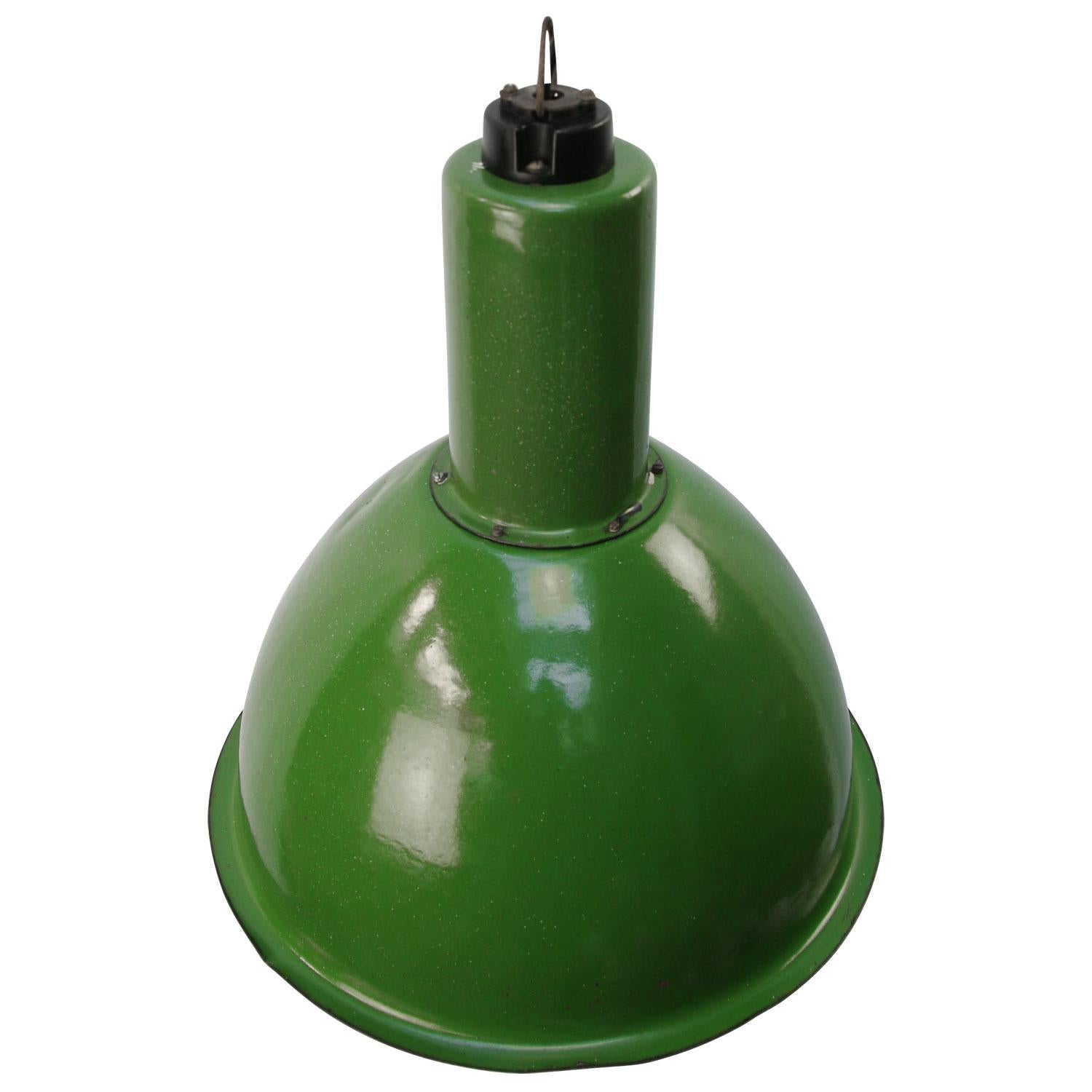 Enamel industrial pendant
green enamel shade, white inside.
Green enamel top.

Weight: 3.40 kg / 7.5 lb

Priced per individual item. All lamps have been made suitable by international standards for incandescent light bulbs, energy-efficient