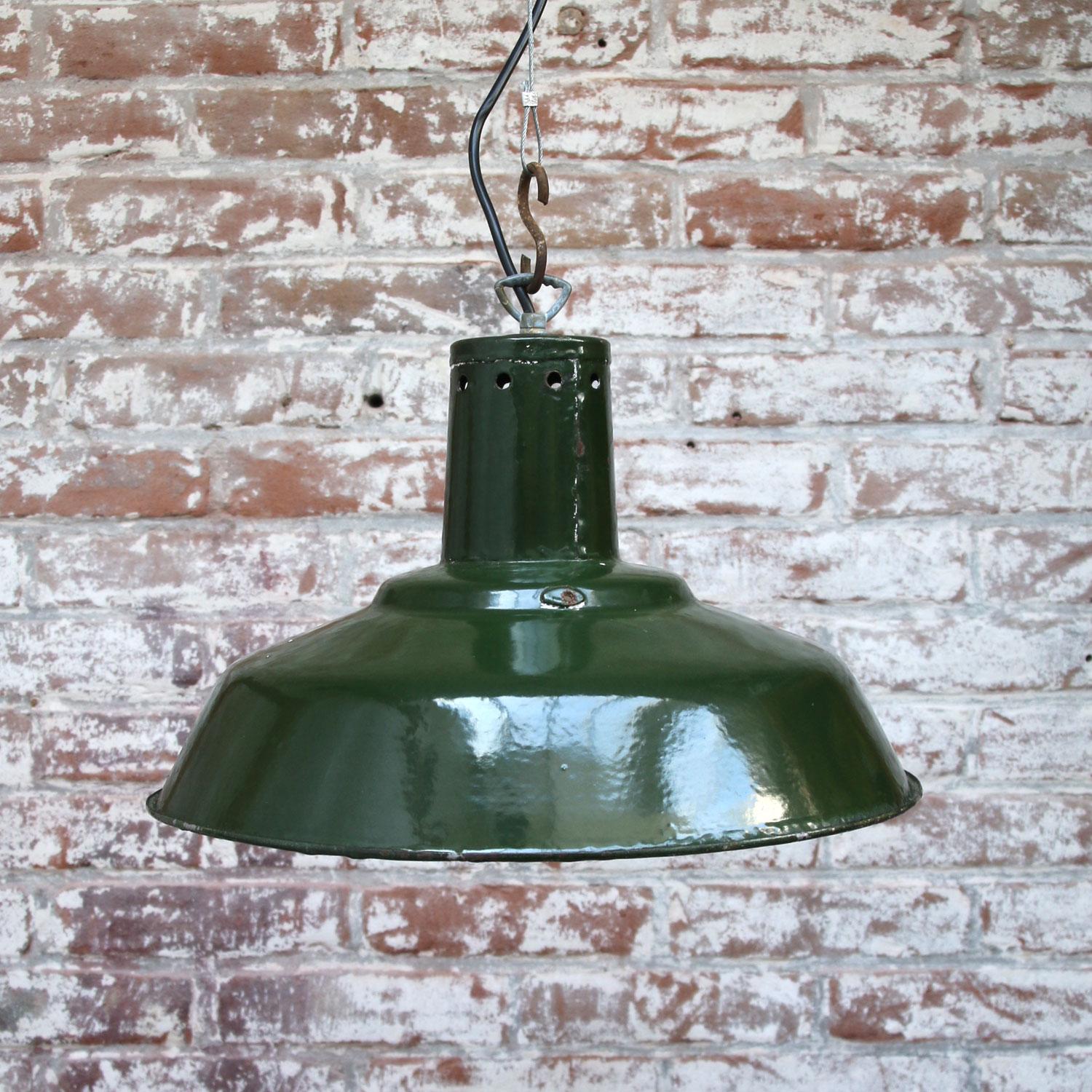 Green Enamel Vintage Industrial Pendant Lights In Excellent Condition In Amsterdam, NL